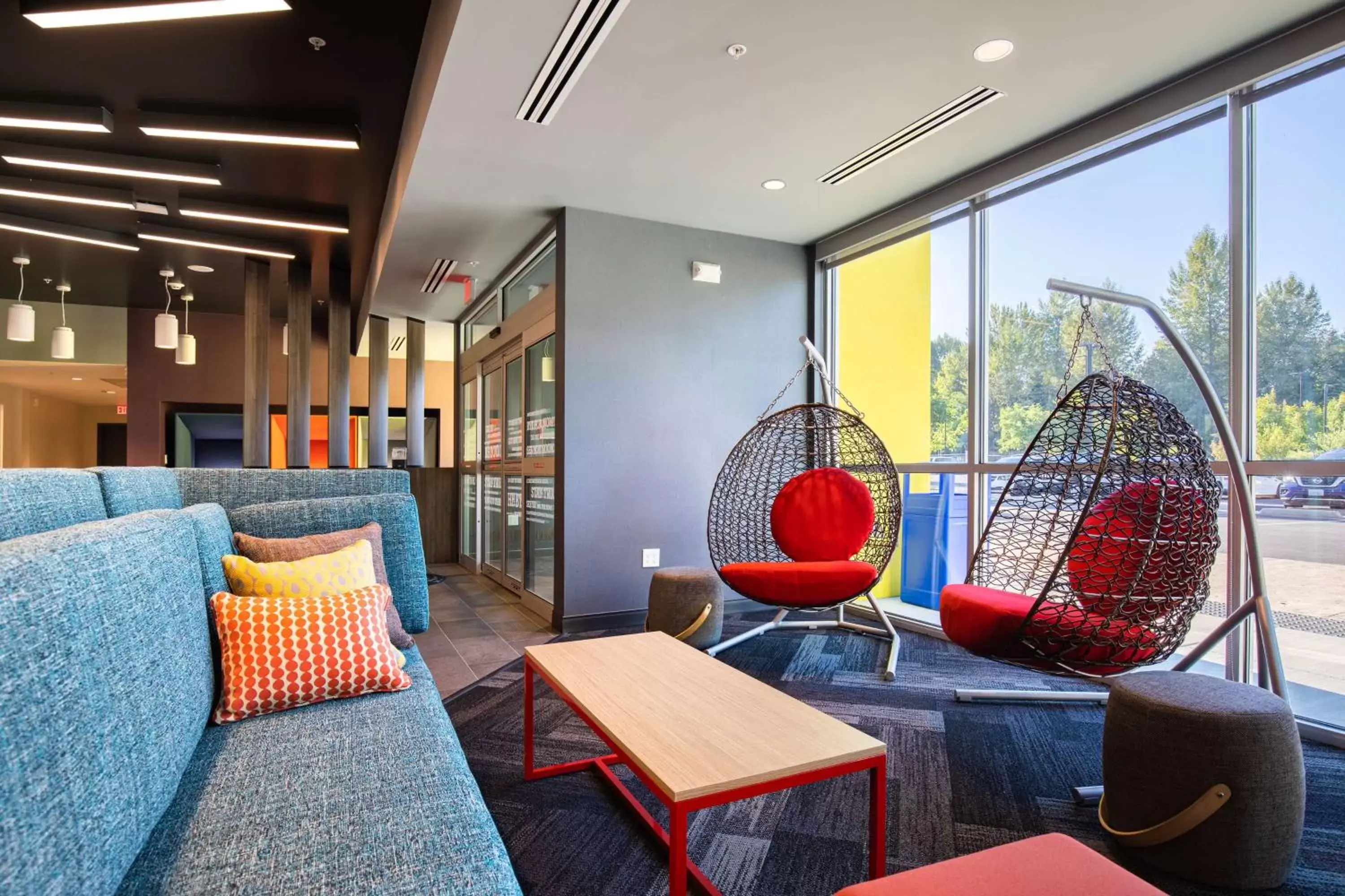 Lobby or reception, Seating Area in Tru By Hilton Eugene, Or