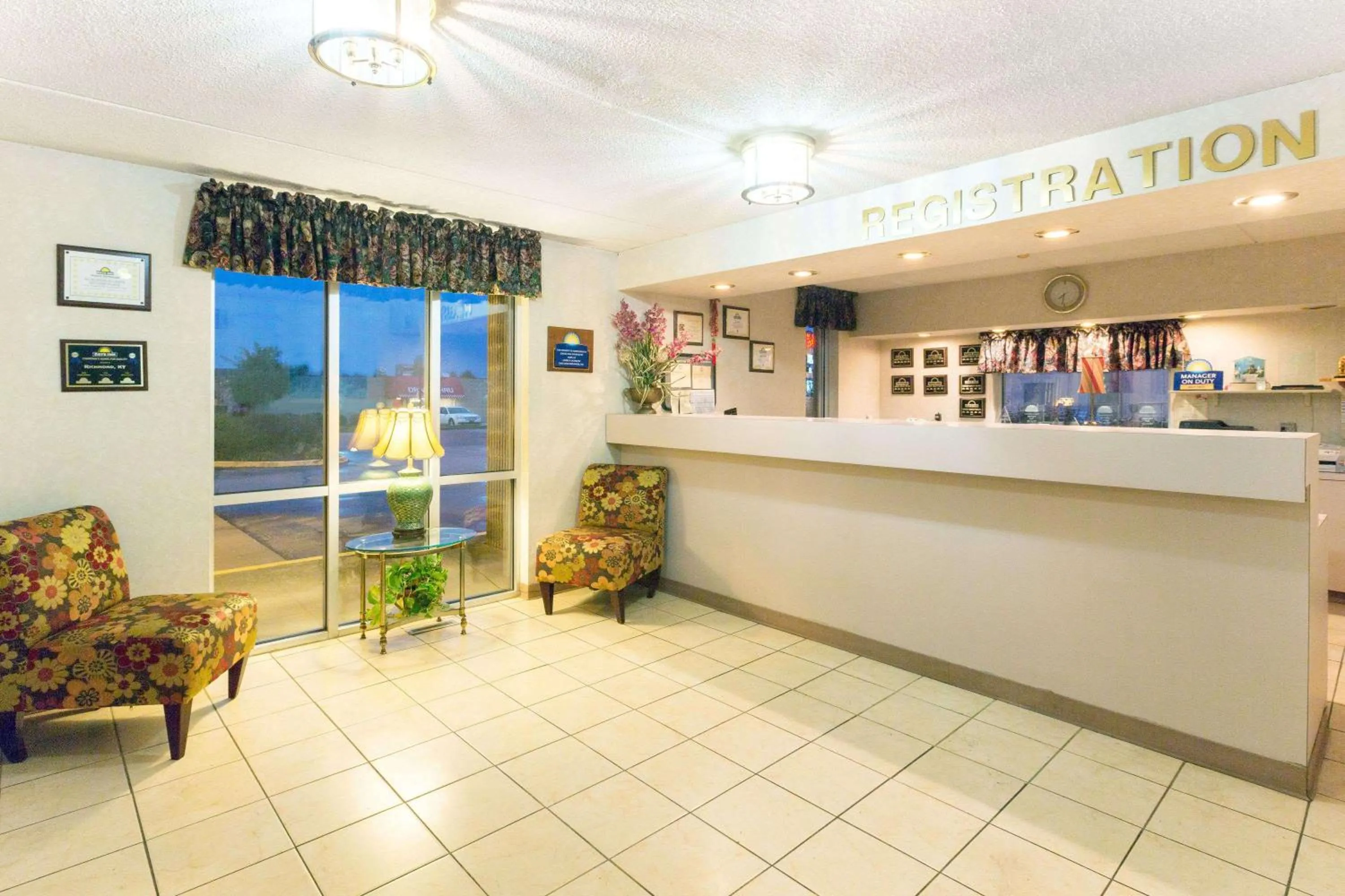 Lobby or reception in Days Inn by Wyndham Richmond