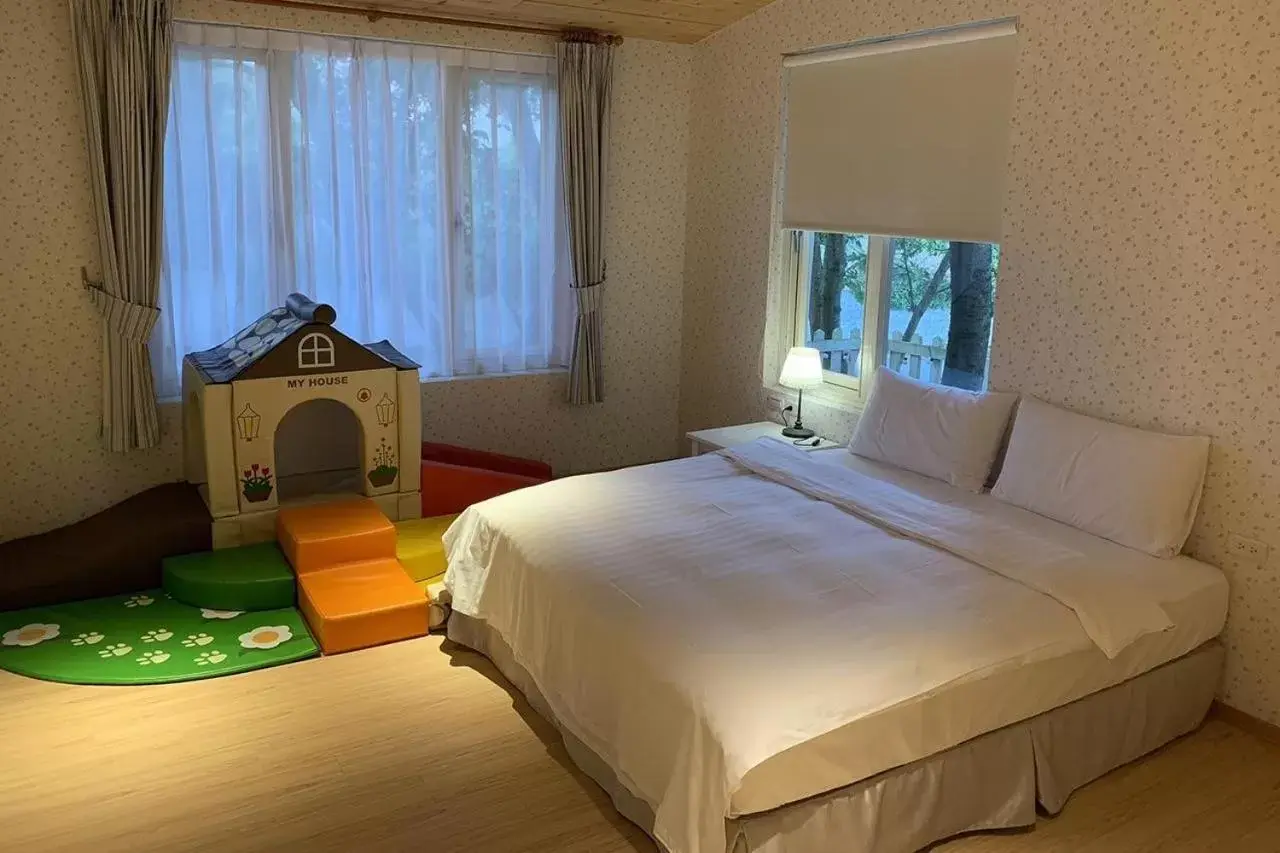 Bed in American Village Resort