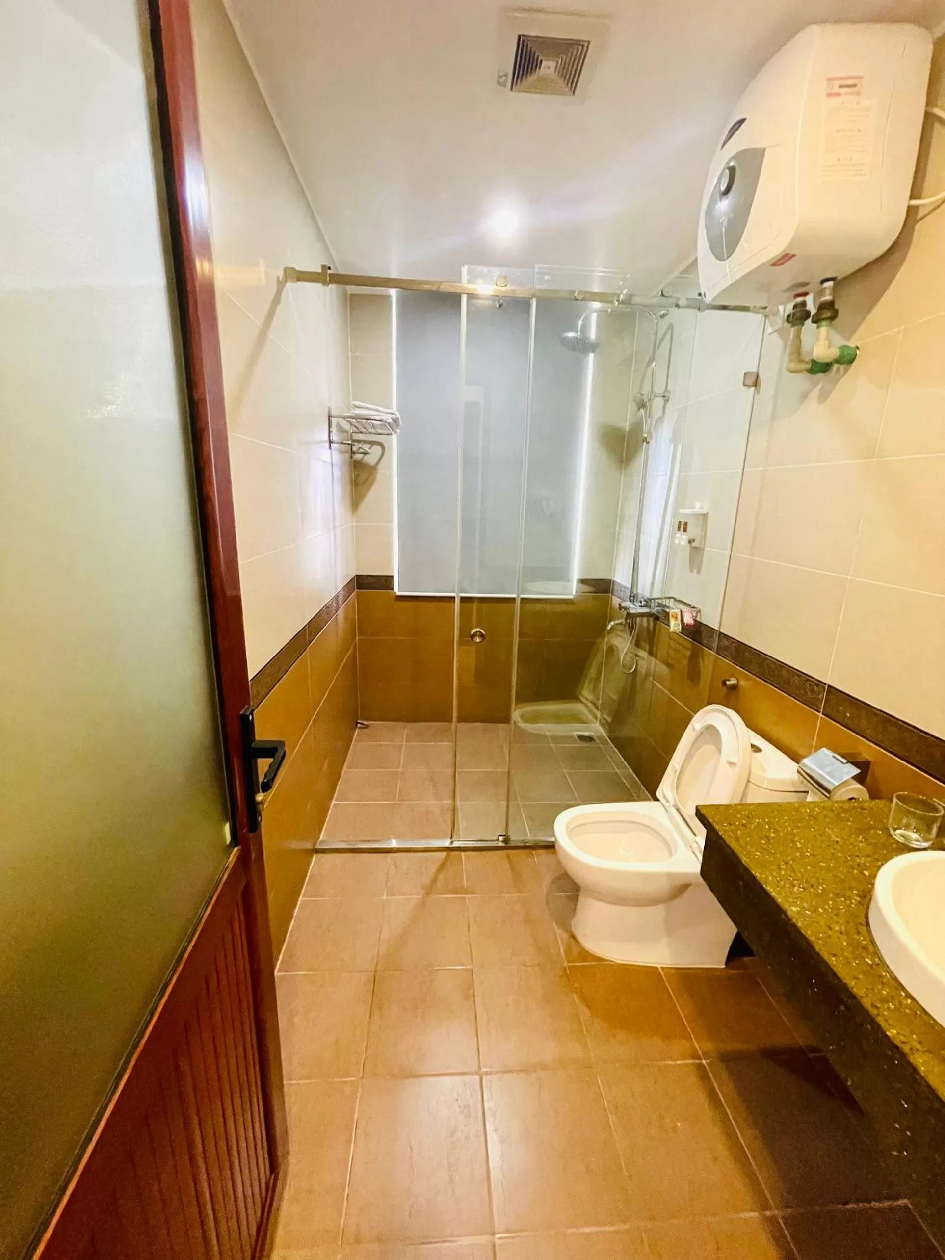 Tuan Chau Havana Hotel