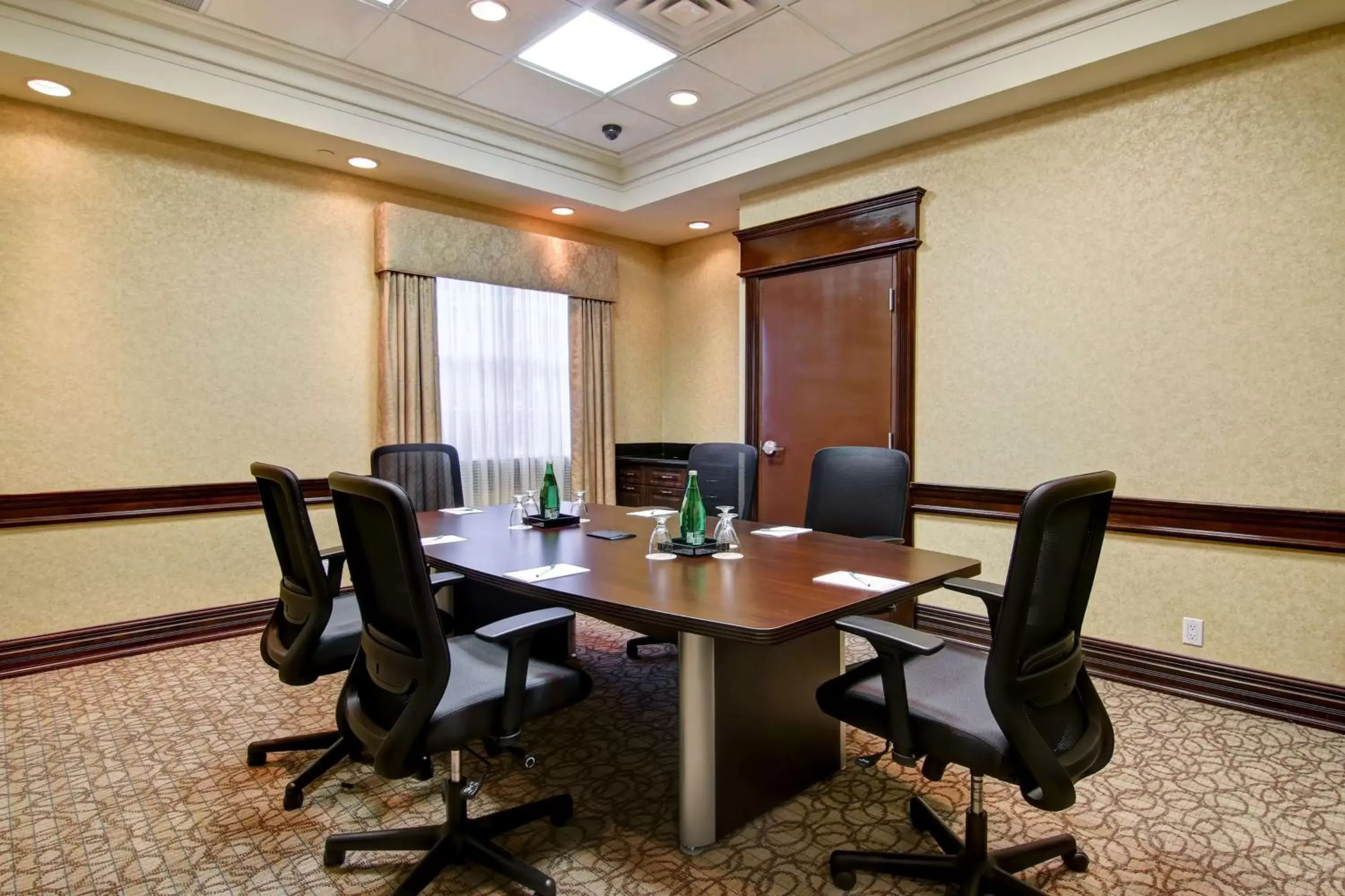 Meeting/conference room in Homewood Suites by Hilton Burlington