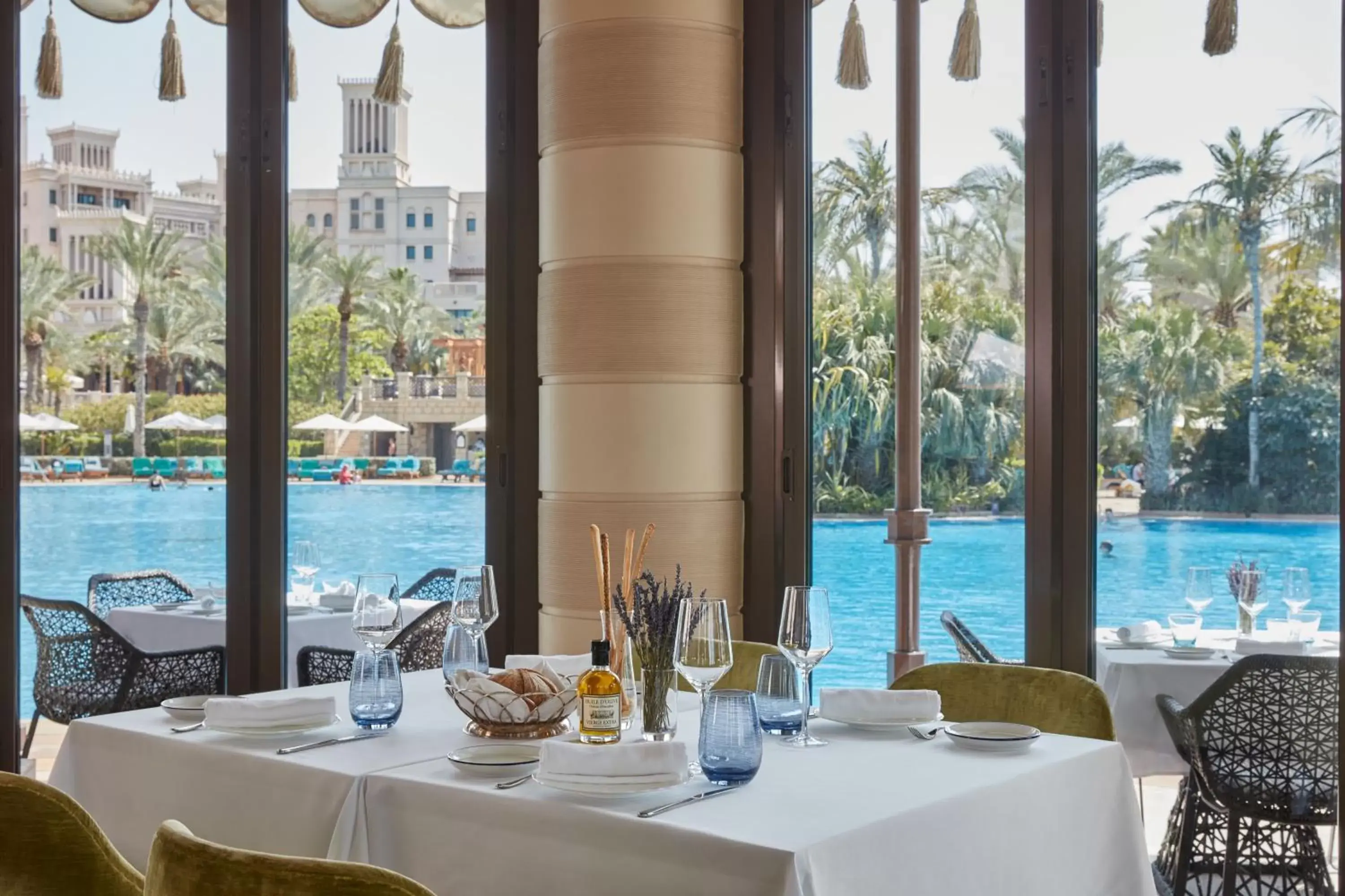 Restaurant/Places to Eat in Jumeirah Al Qasr