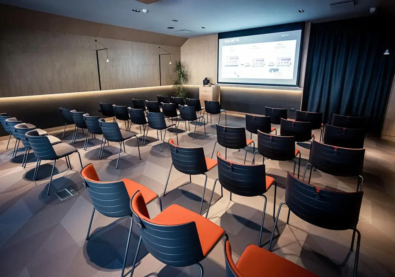 Meeting/conference room in Atlas Aparthotel