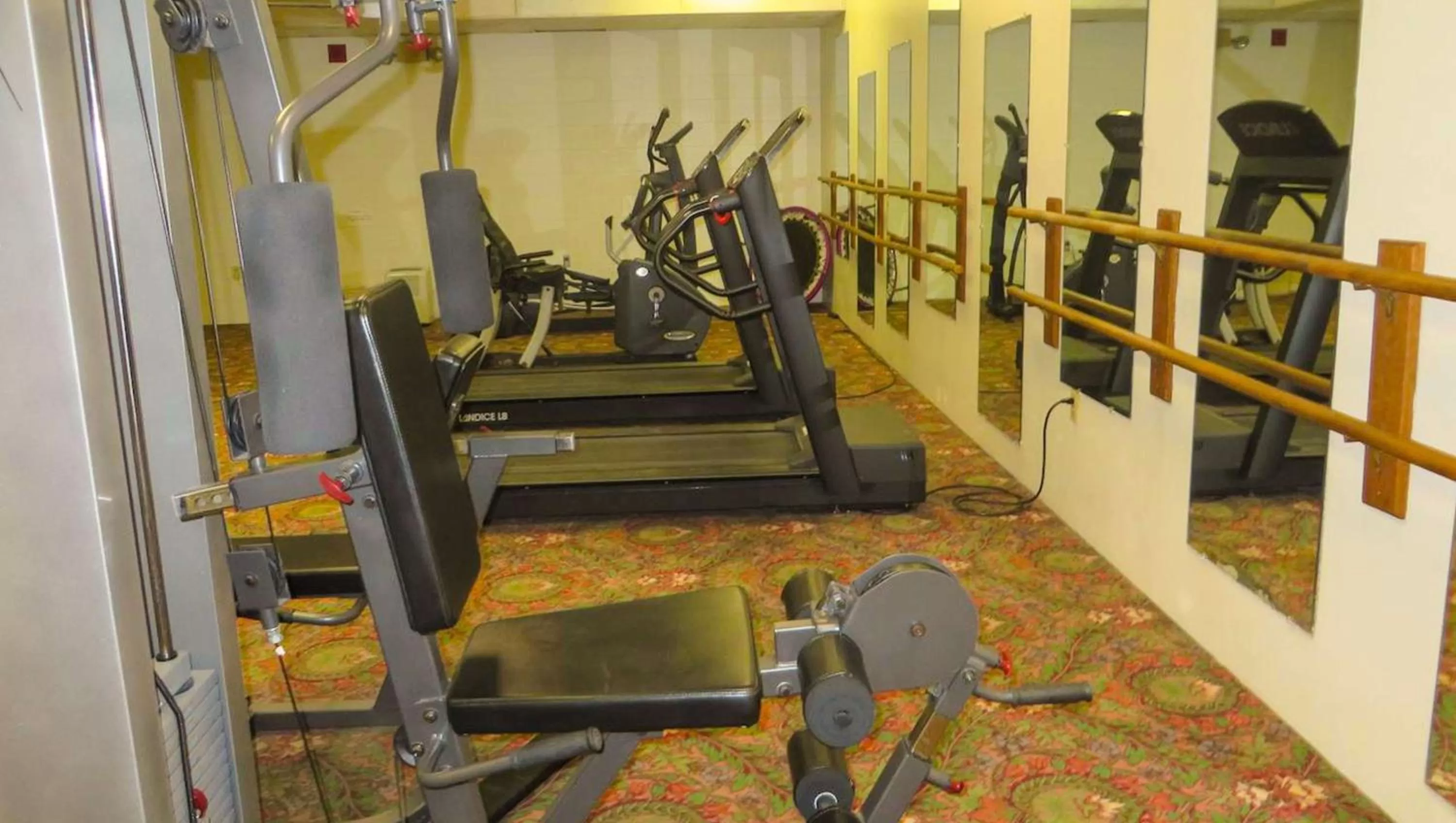 Fitness centre/facilities in Voyageur Inn and Conference Center