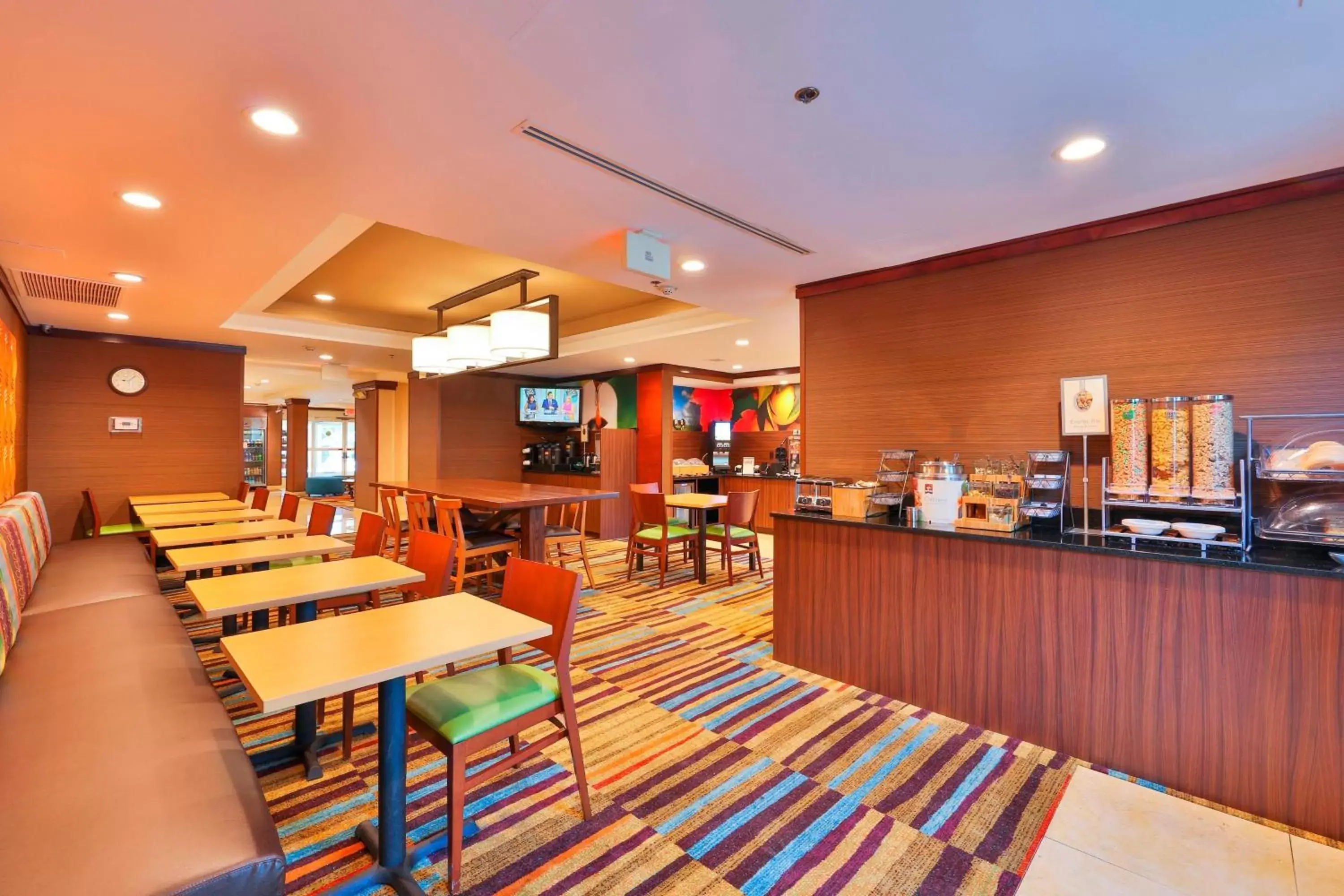 Breakfast, Restaurant/Places to Eat in Fairfield Inn by Marriott Lexington Park Patuxent River Naval Air Station