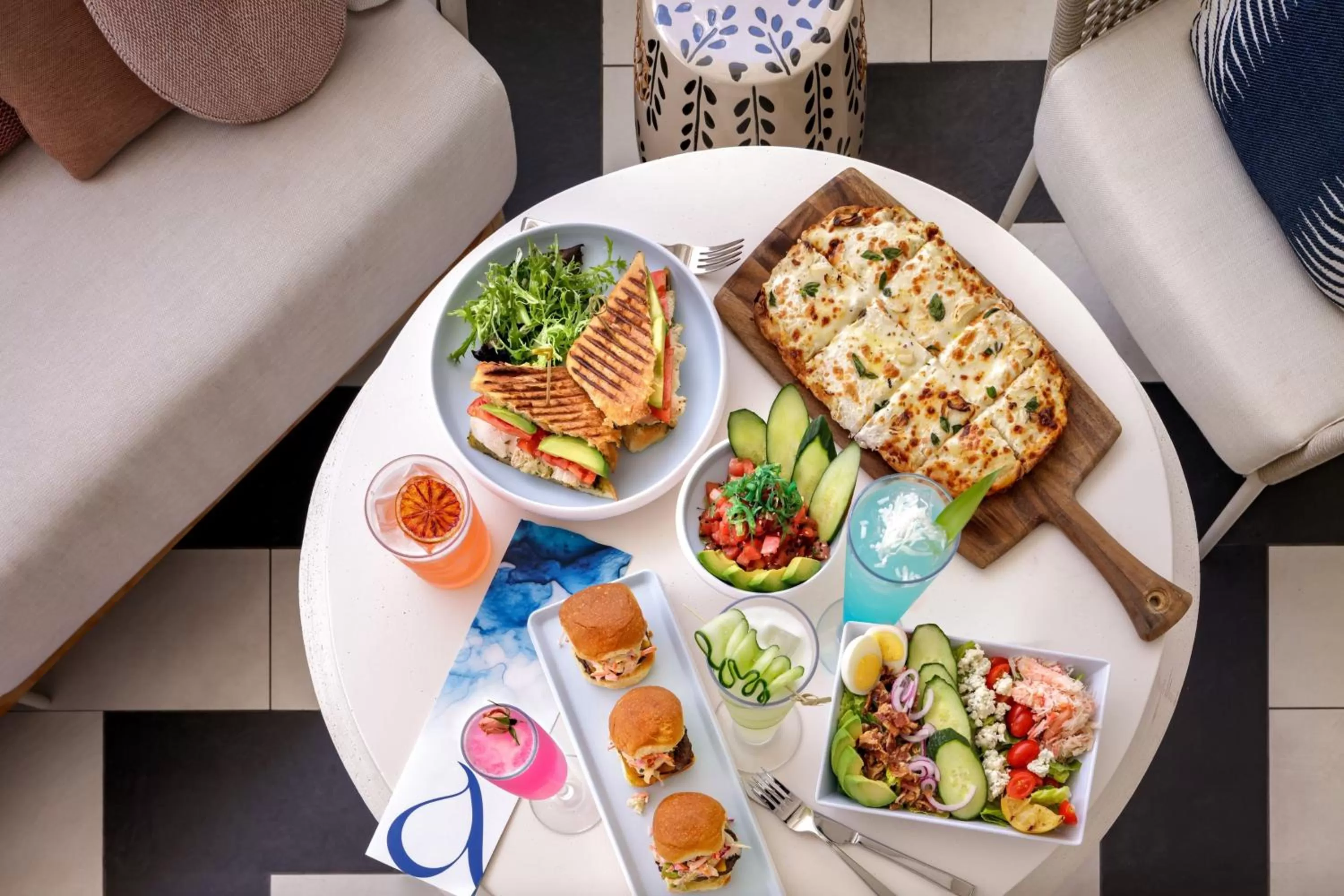 Swimming pool in Grand Bohemian Orlando, Autograph Collection