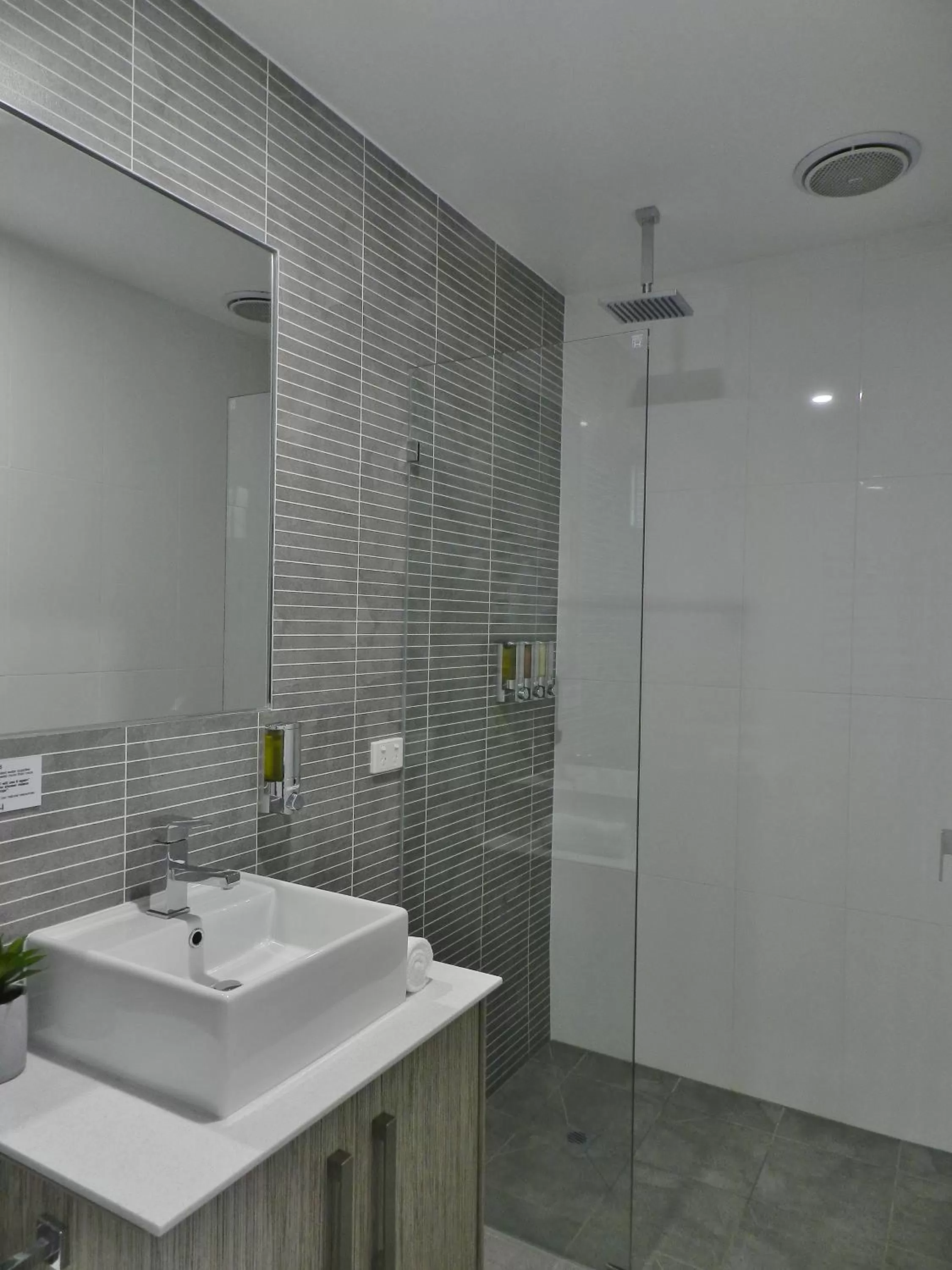 Bathroom in Motel 24