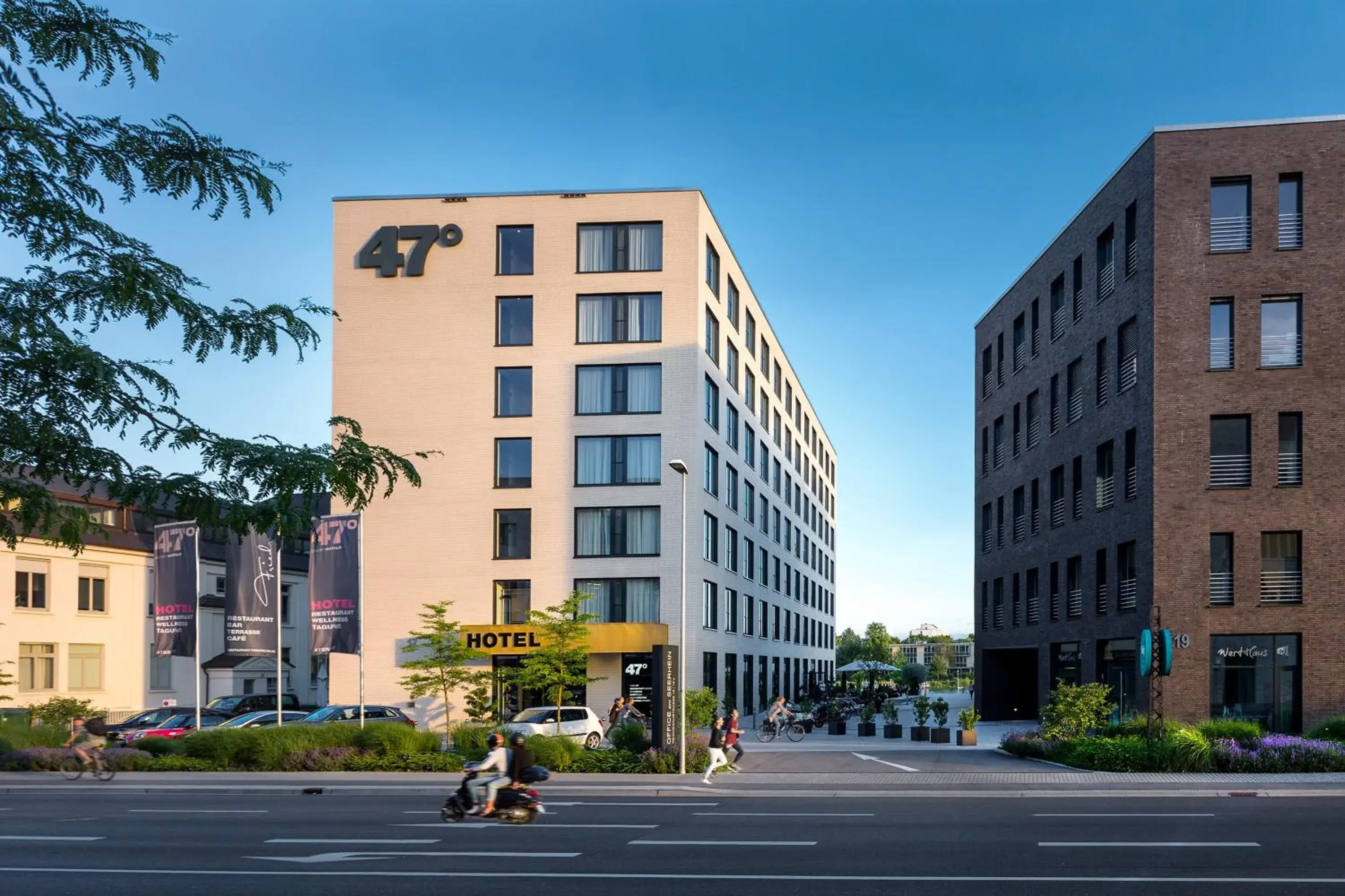 Facade/entrance in Hotel 47° Facade/entrance in Hotel 47°