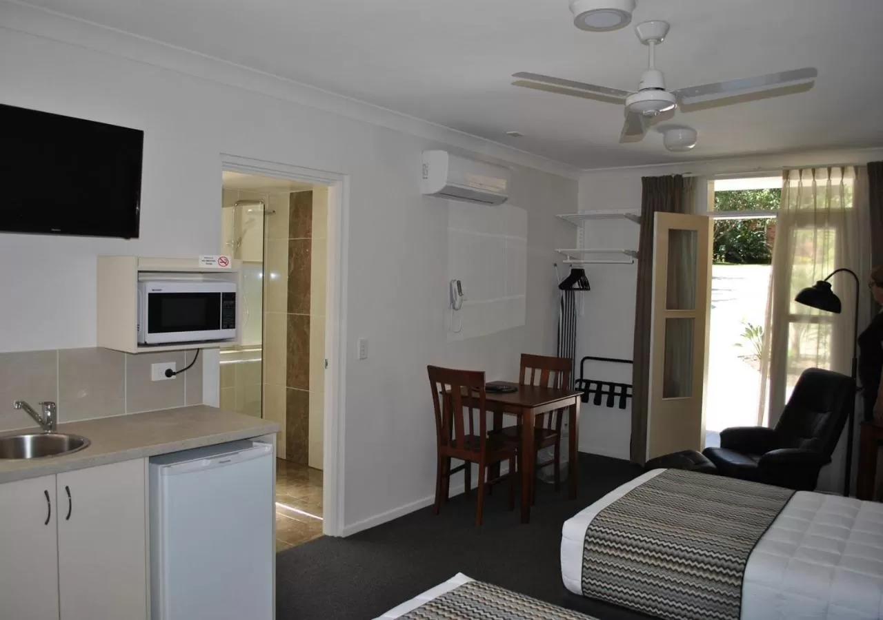 minibar in Heritage River Motor Inn