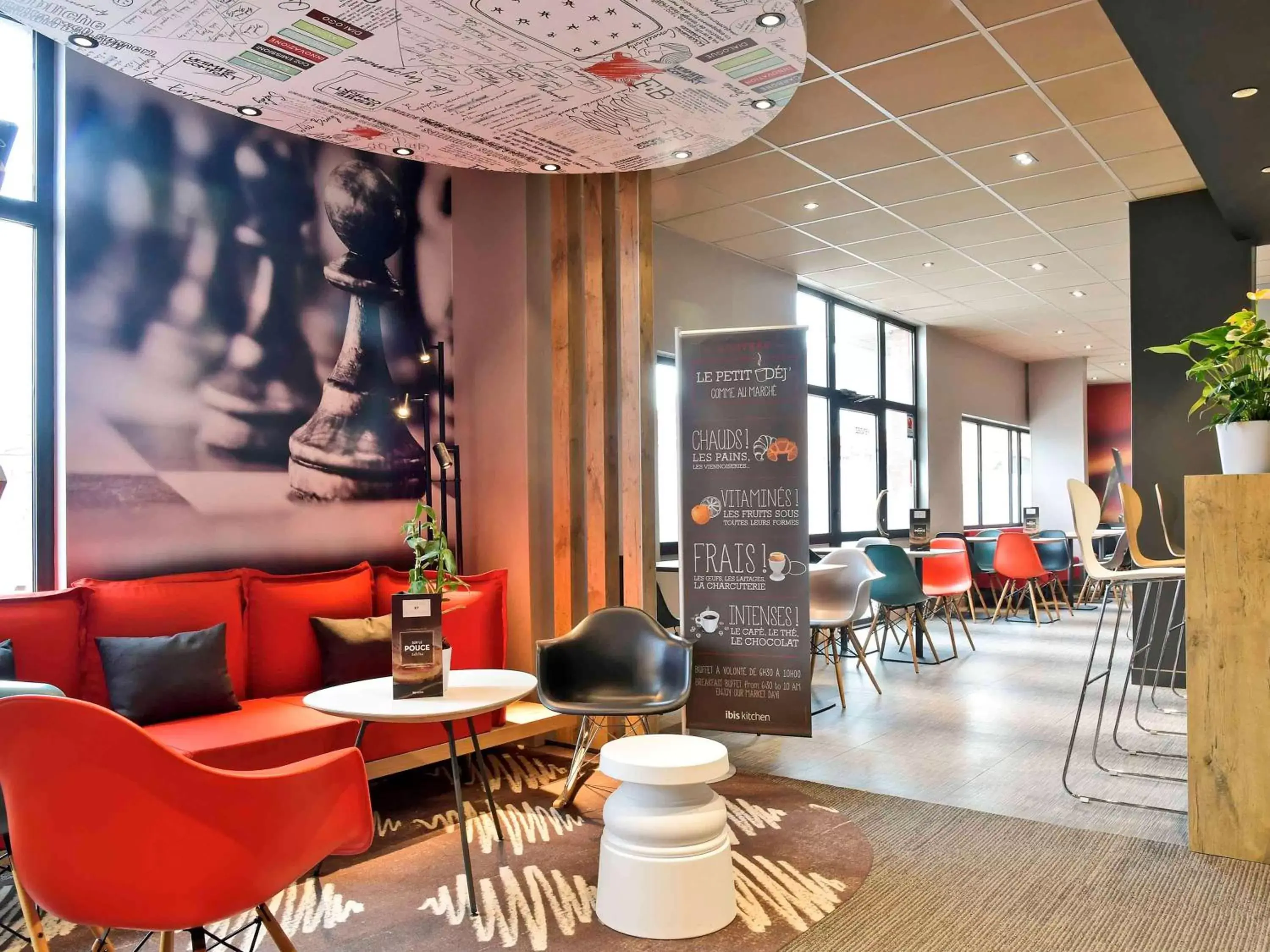 Lounge or bar, Restaurant/Places to Eat in ibis Saint Quentin Basilique