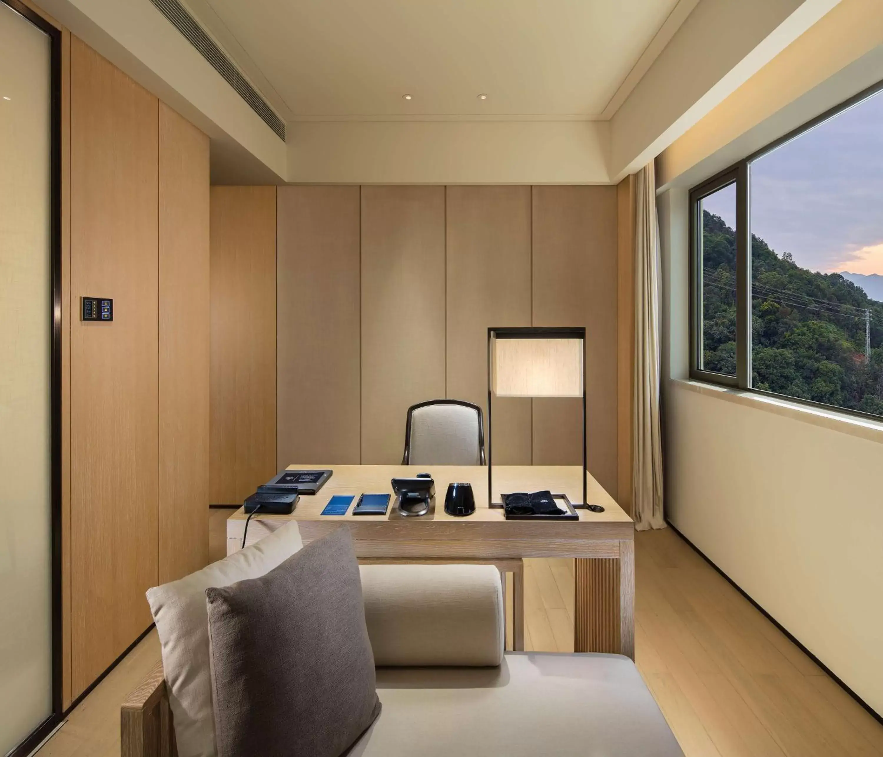 Living room in Hilton Shenzhen Shekou Nanhai