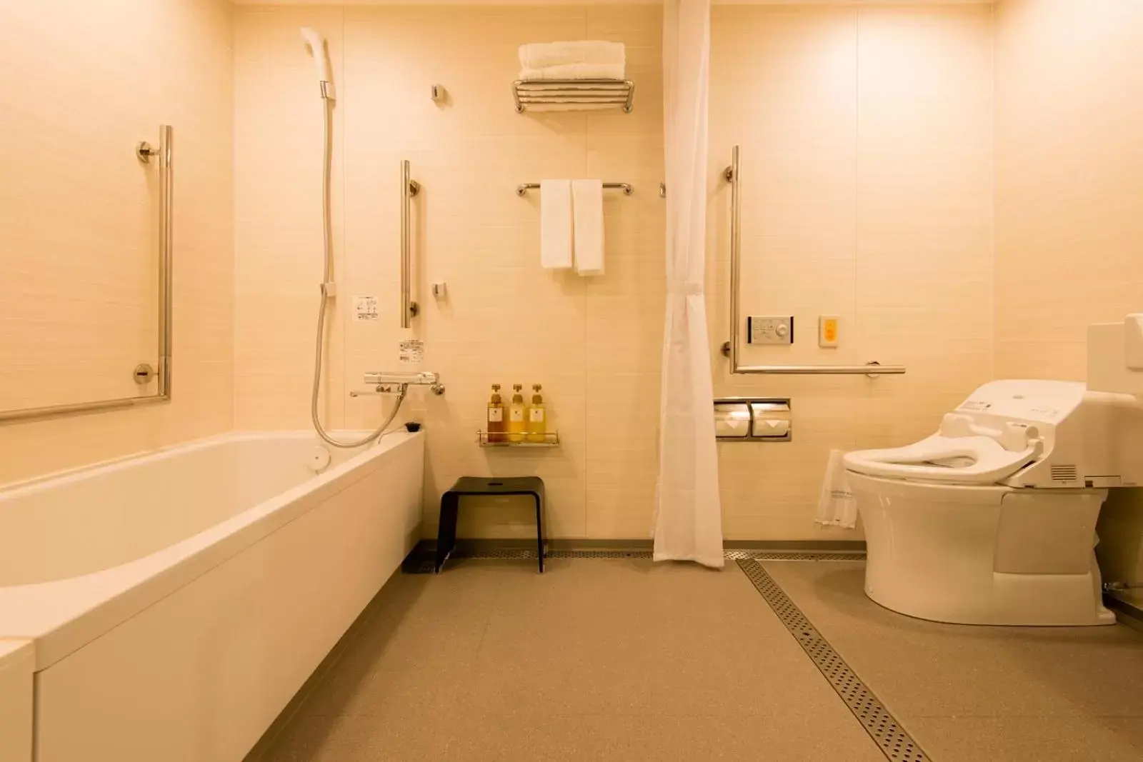 Bathroom in JR Kyushu Hotel Blossom Oita