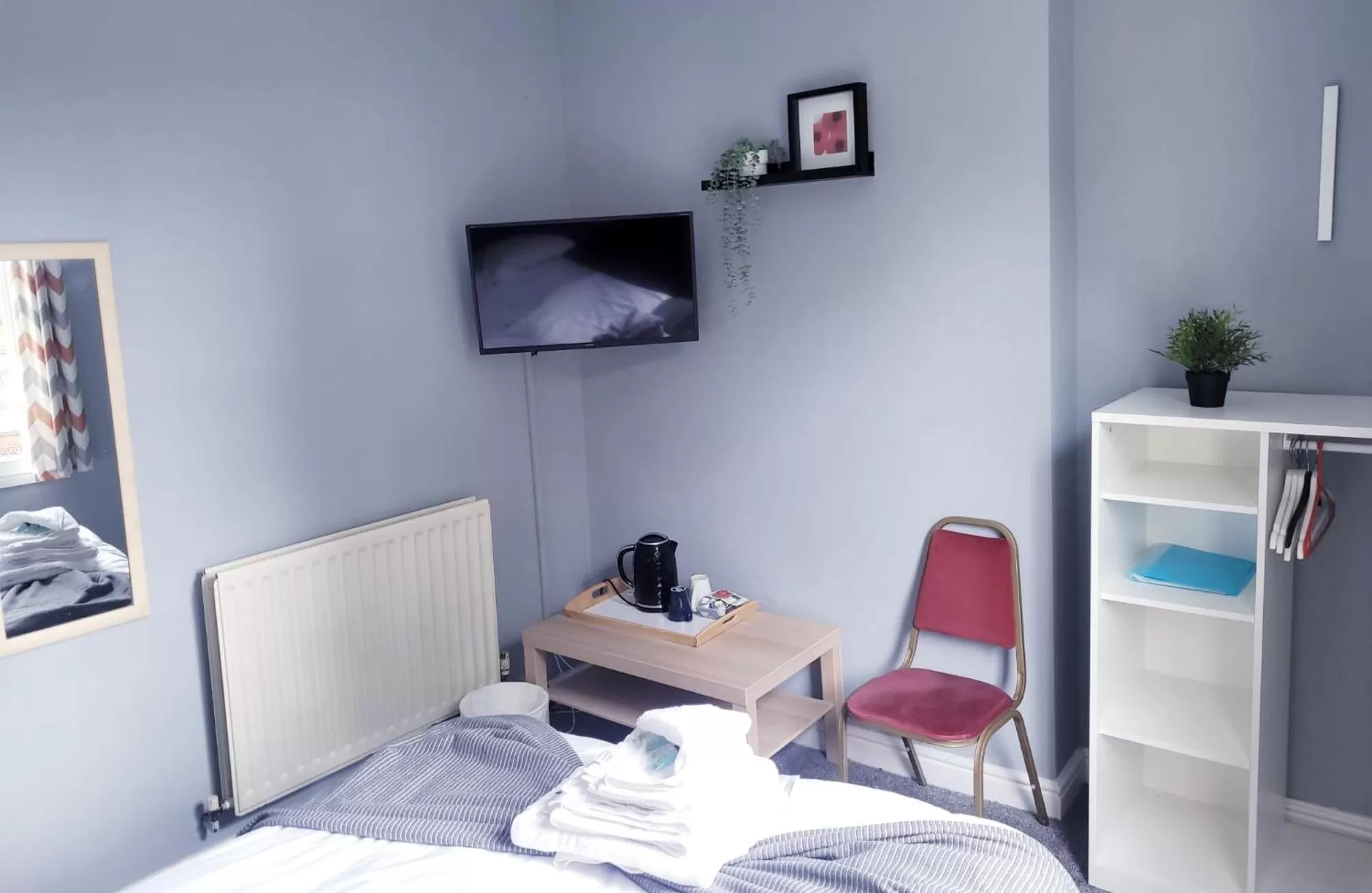 Bedroom, Bed in The Grey Horse