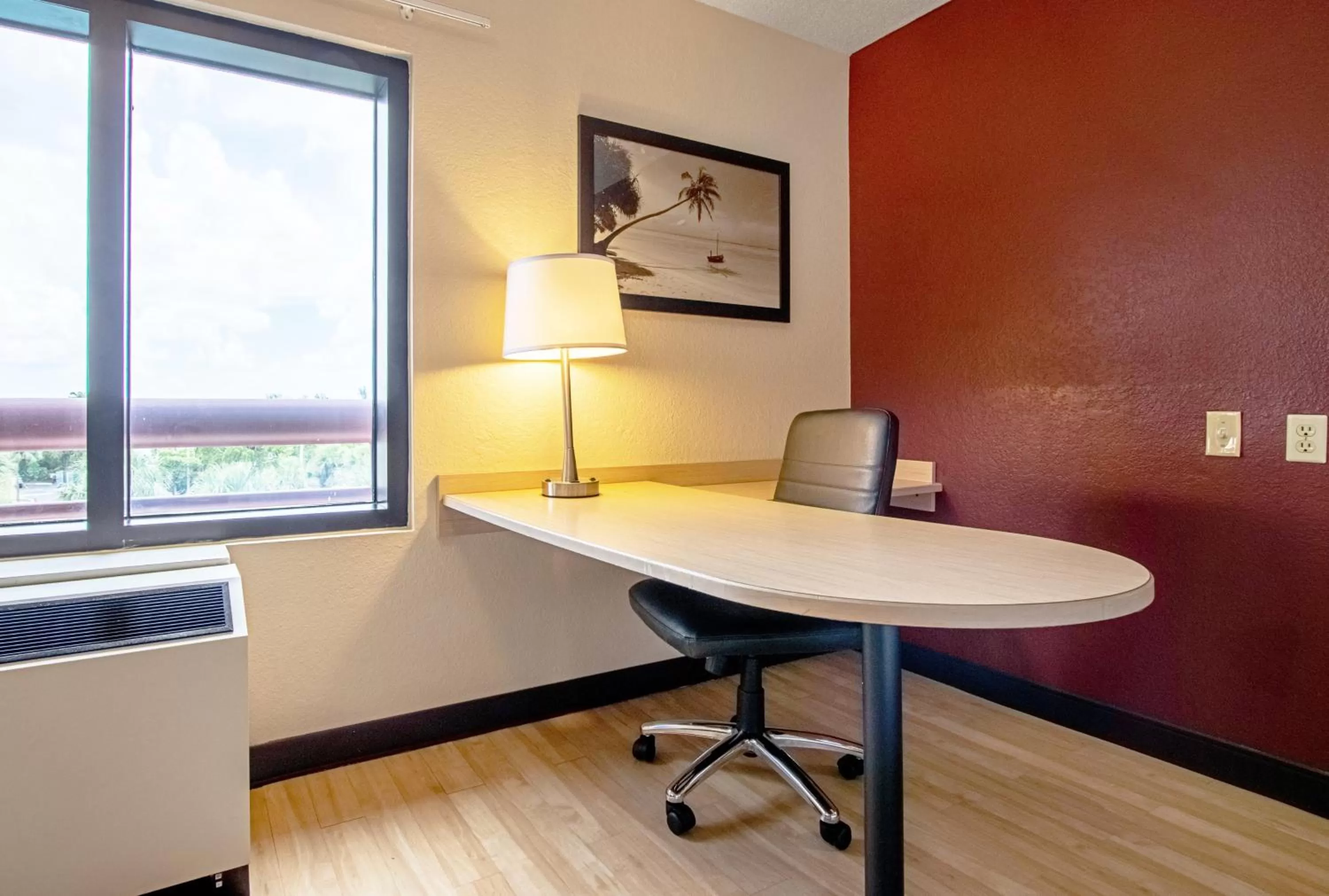 Bedroom in Red Roof Inn PLUS+ West Palm Beach