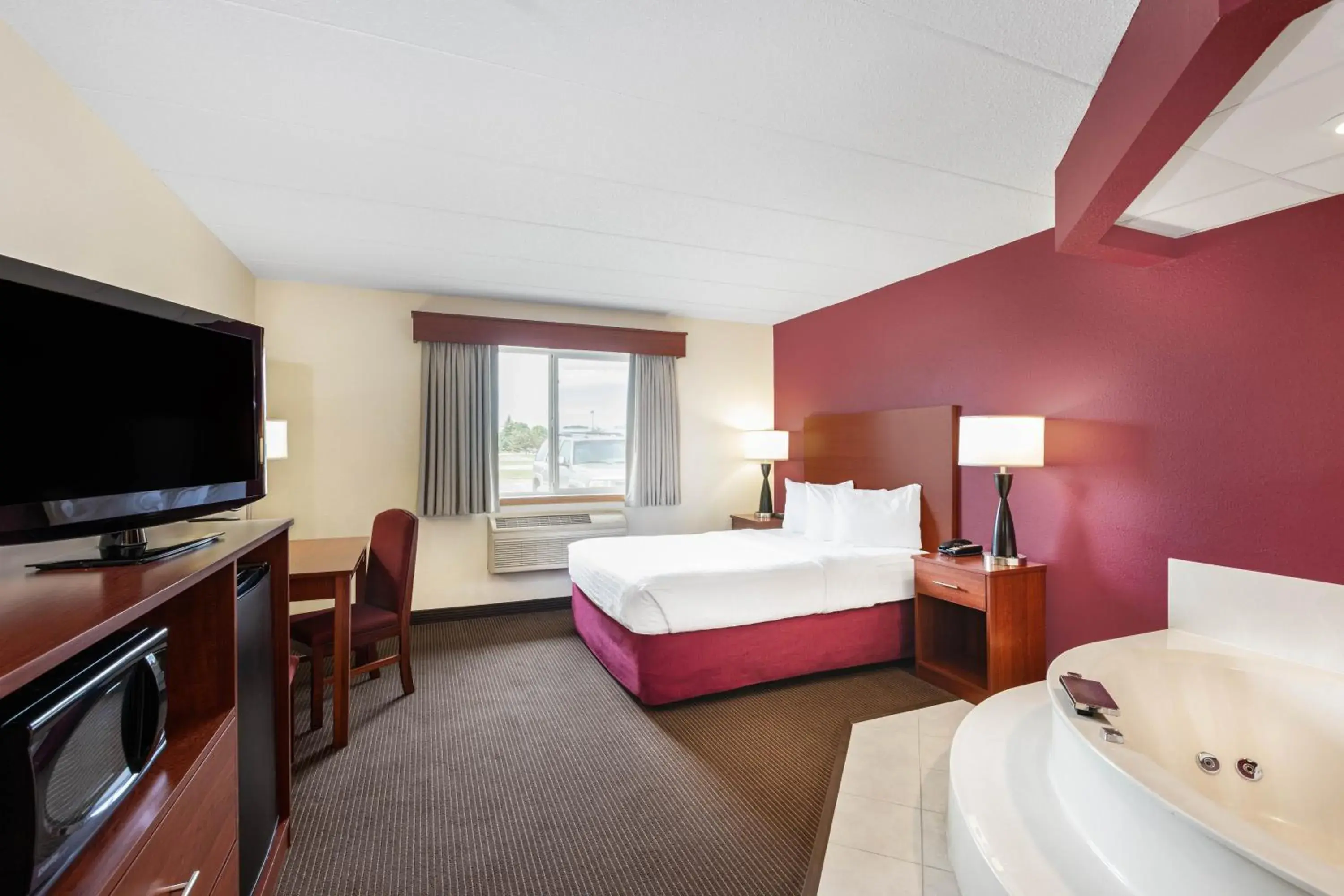 Bed in SureStay Plus Hotel by Best Western Litchfield