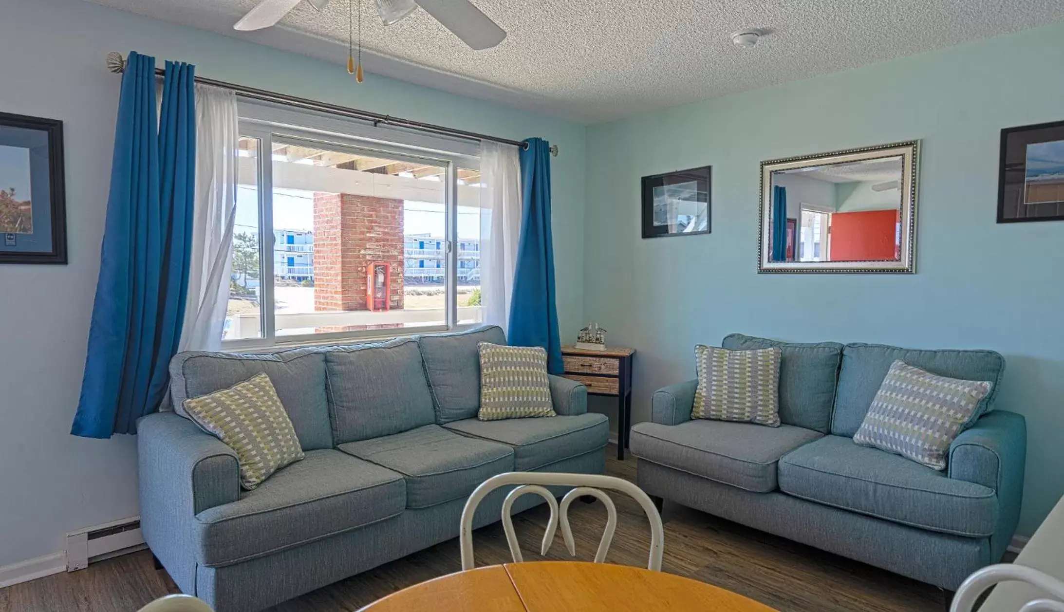 Seating Area in Montauk Oceanside Suites