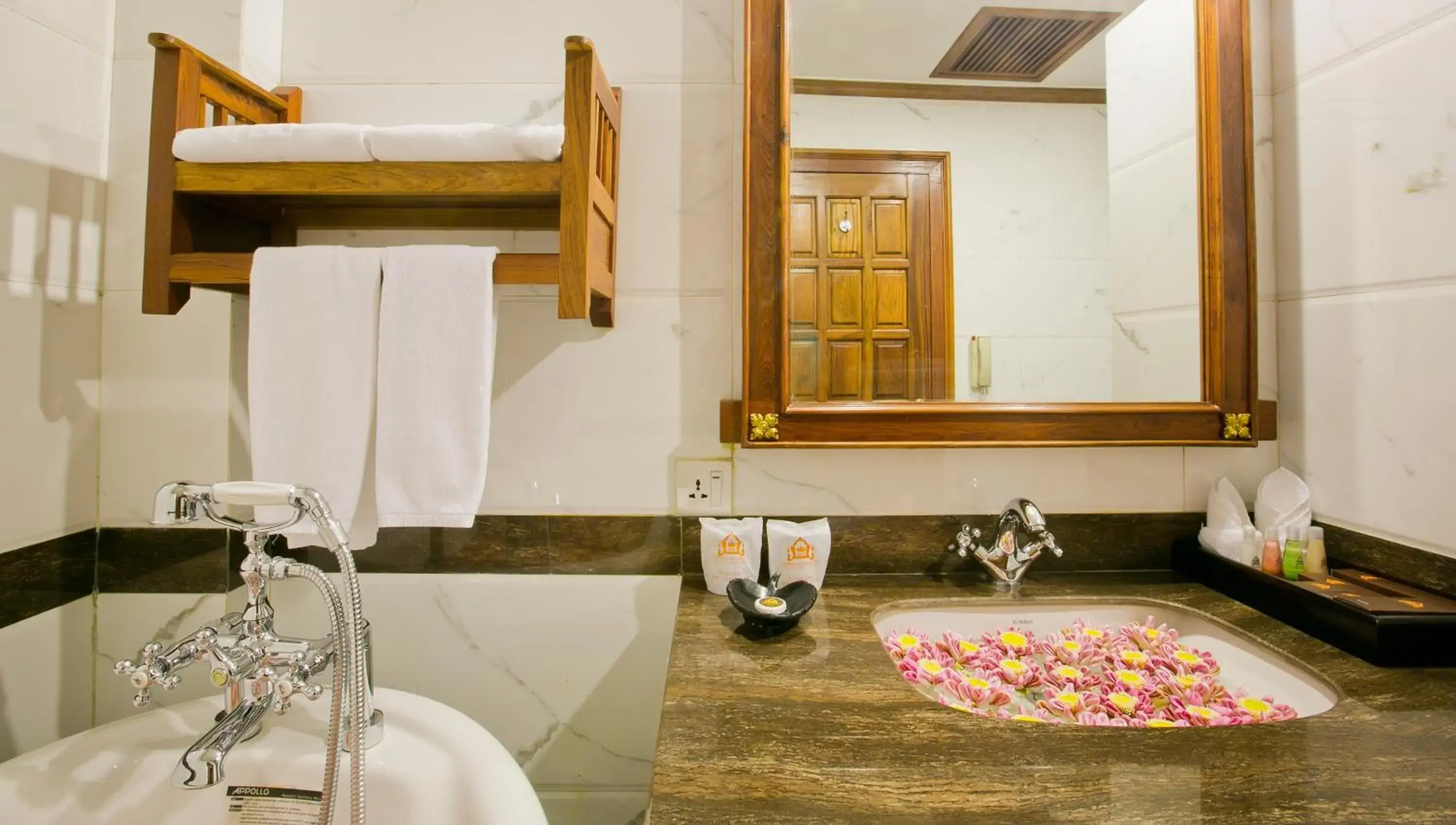 Bathroom in Empress Residence Resort and Spa