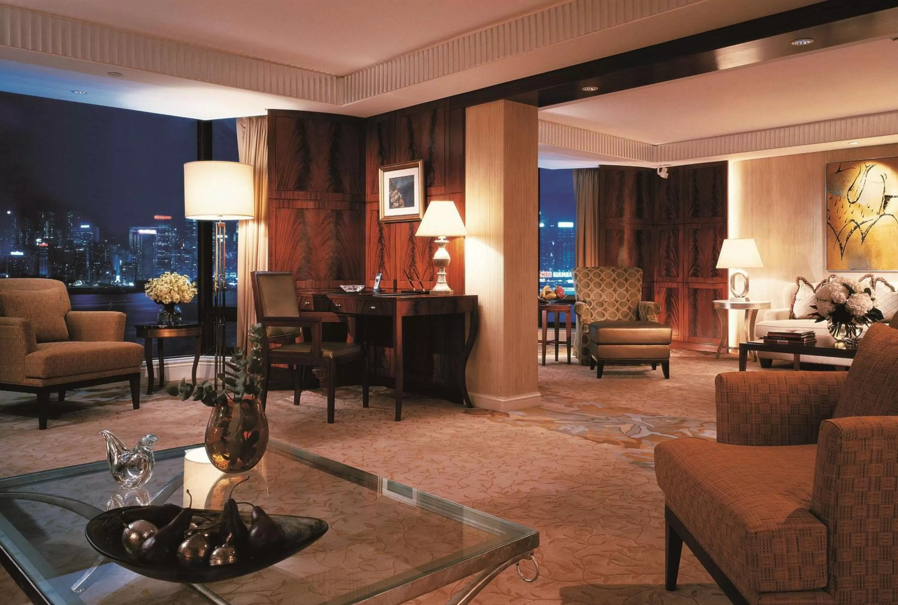 Photo of the whole room in Kowloon Shangri-La, Hong Kong