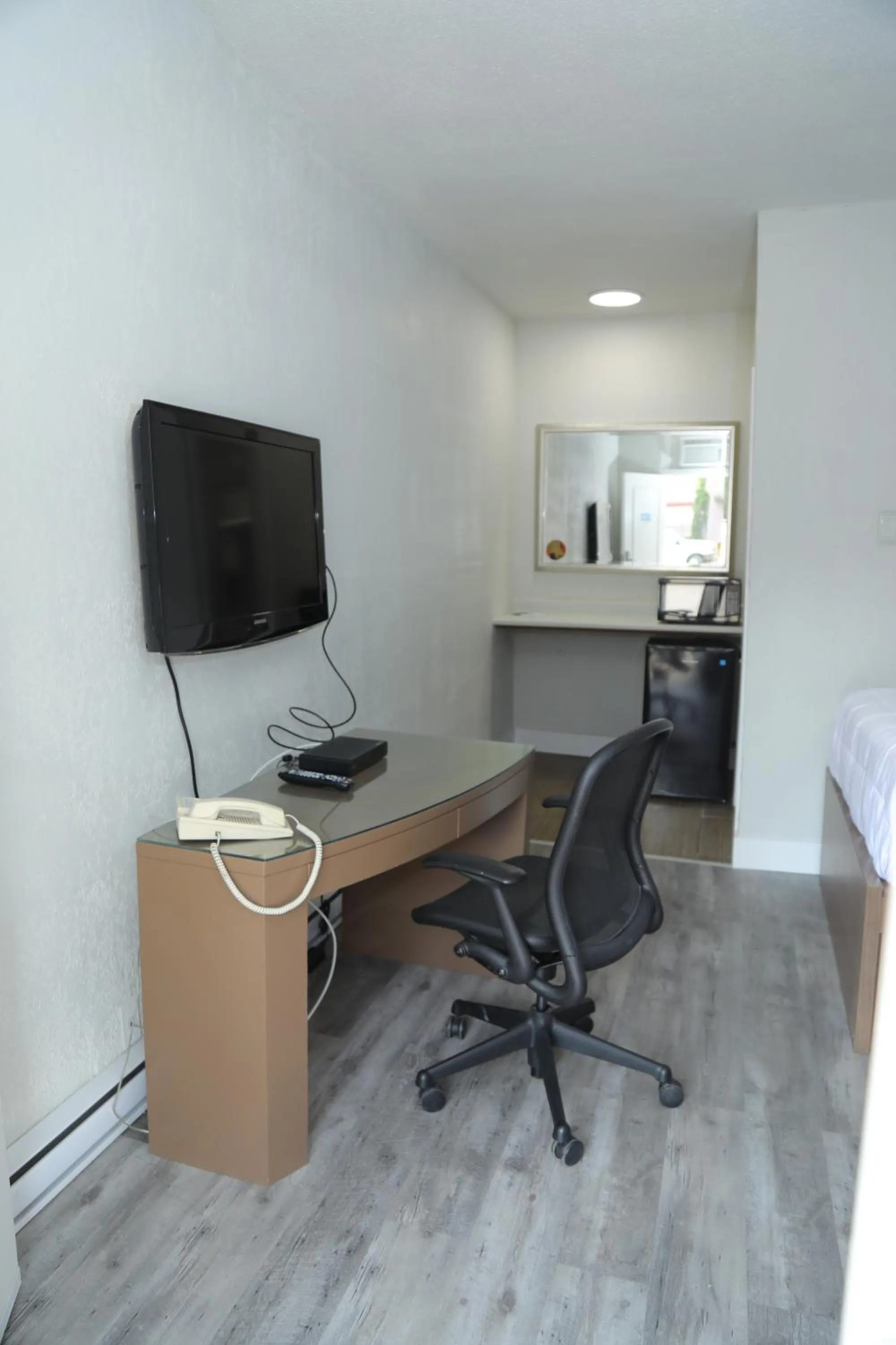 TV and multimedia, TV/Entertainment Center in Fraser Inn