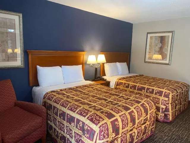 Bed in Andy Griffith Parkway Inn