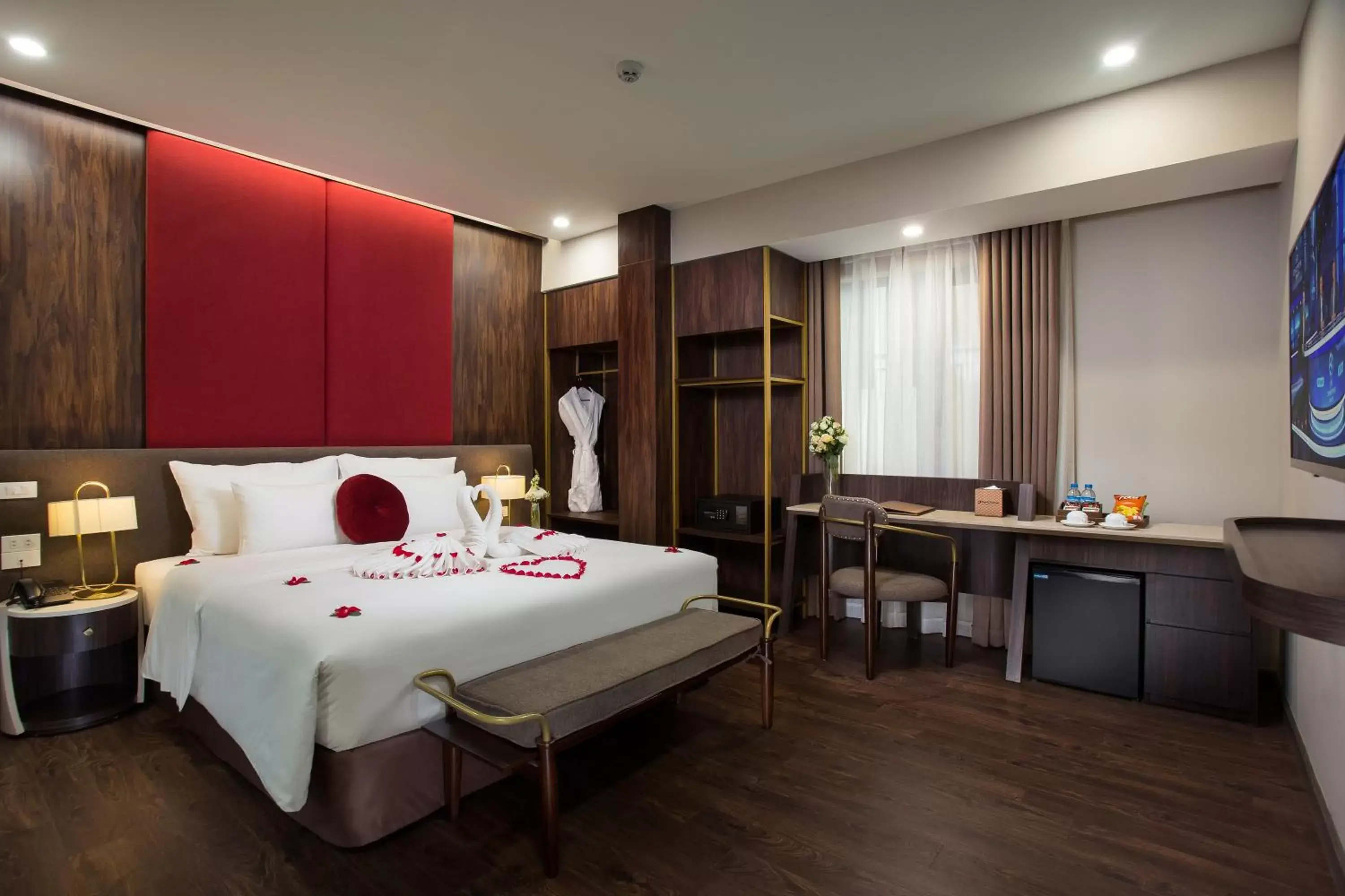 Bedroom, Bed in Hanoi L'Heritage Diamond Hotel & Spa
