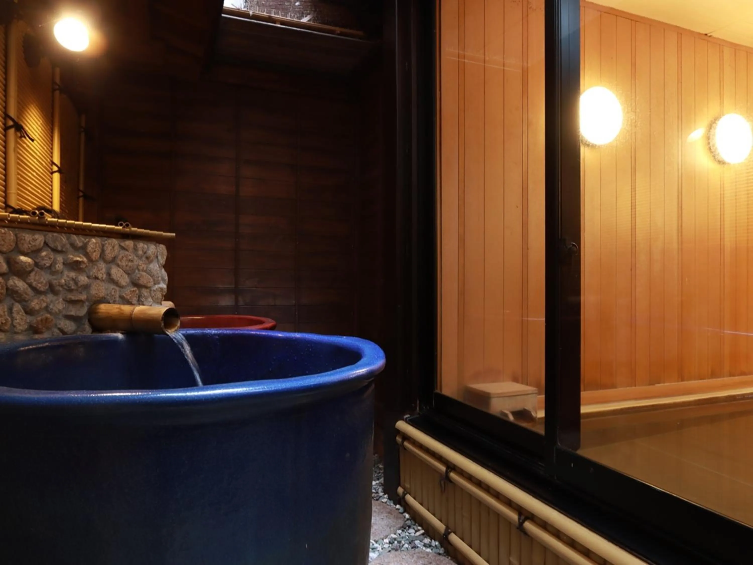 Hot Spring Bath in Ryokan Tanabe 旅館田邊