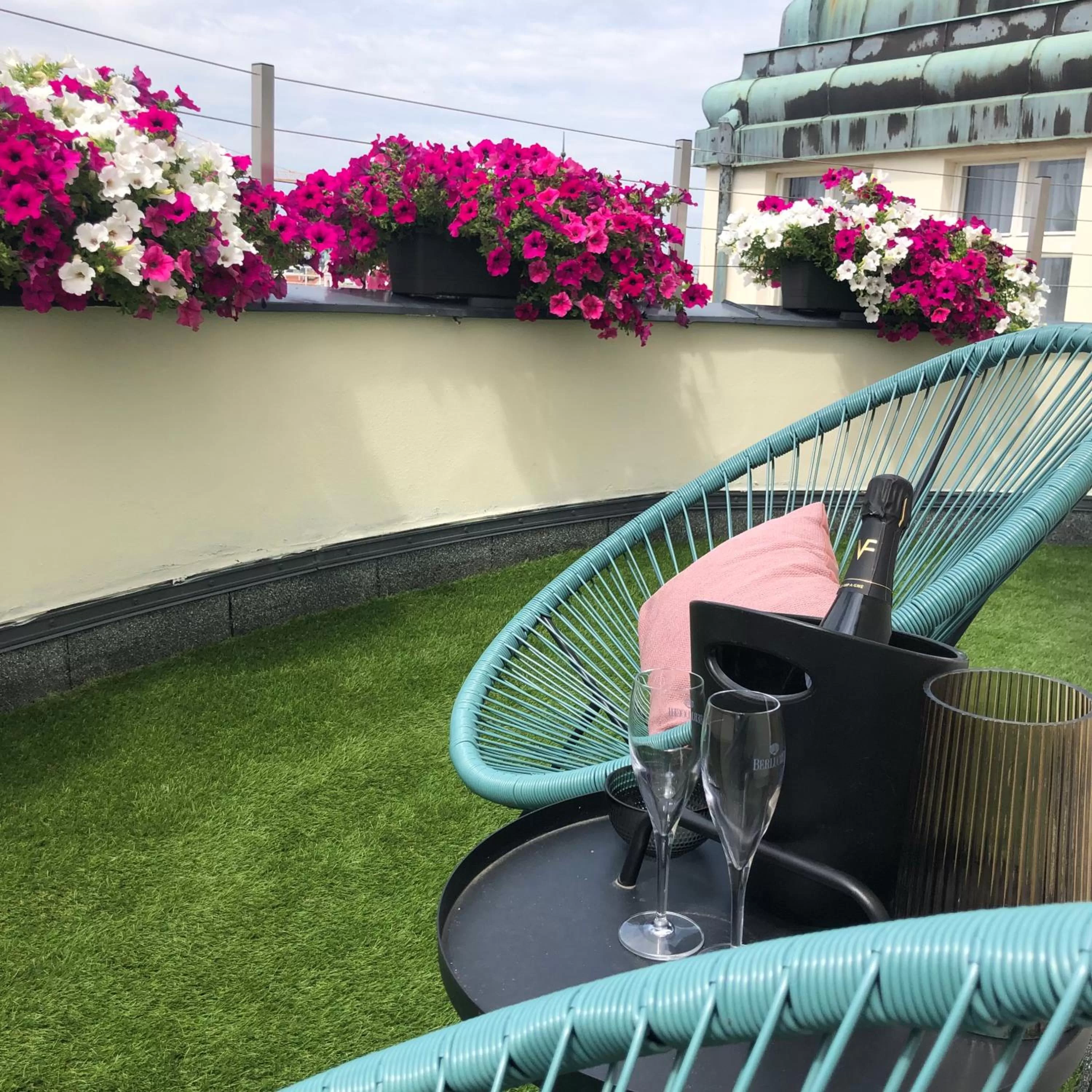 Balcony/Terrace in Rooftop Planet Prague Hotel
