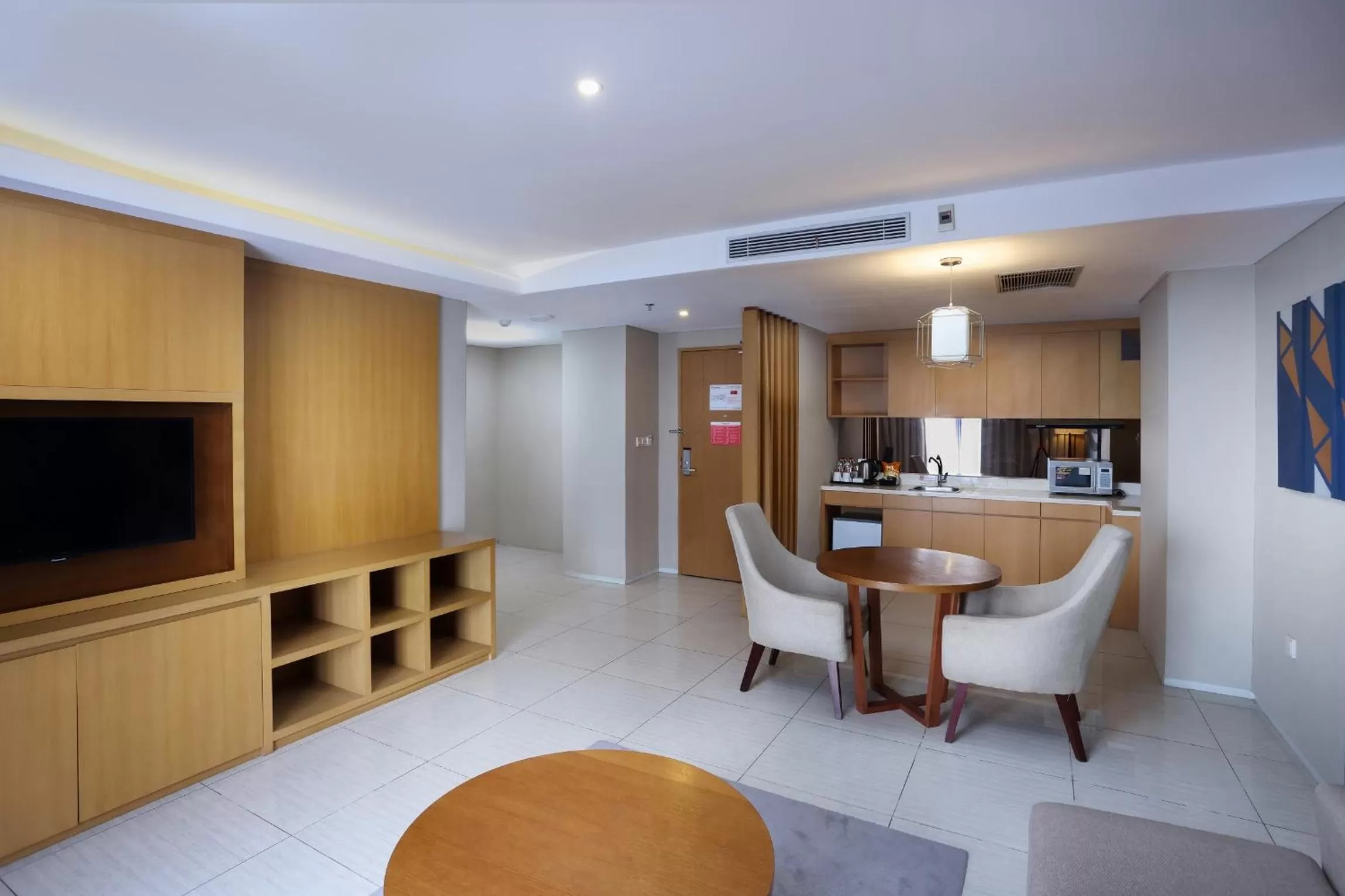 Kitchen or kitchenette in Swiss-Belhotel Pondok Indah