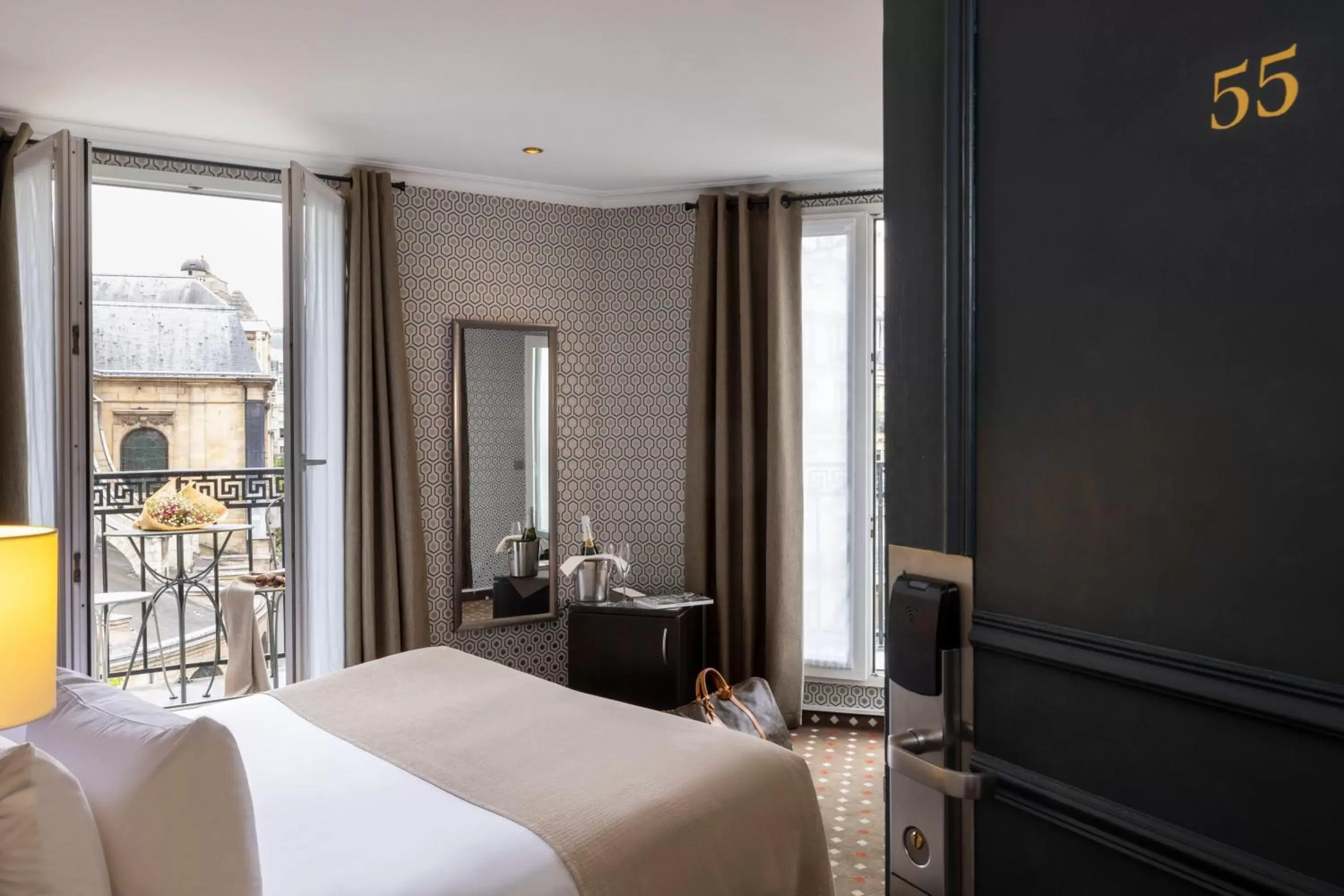 Nearby landmark, Bed in Hotel Abbatial Saint Germain