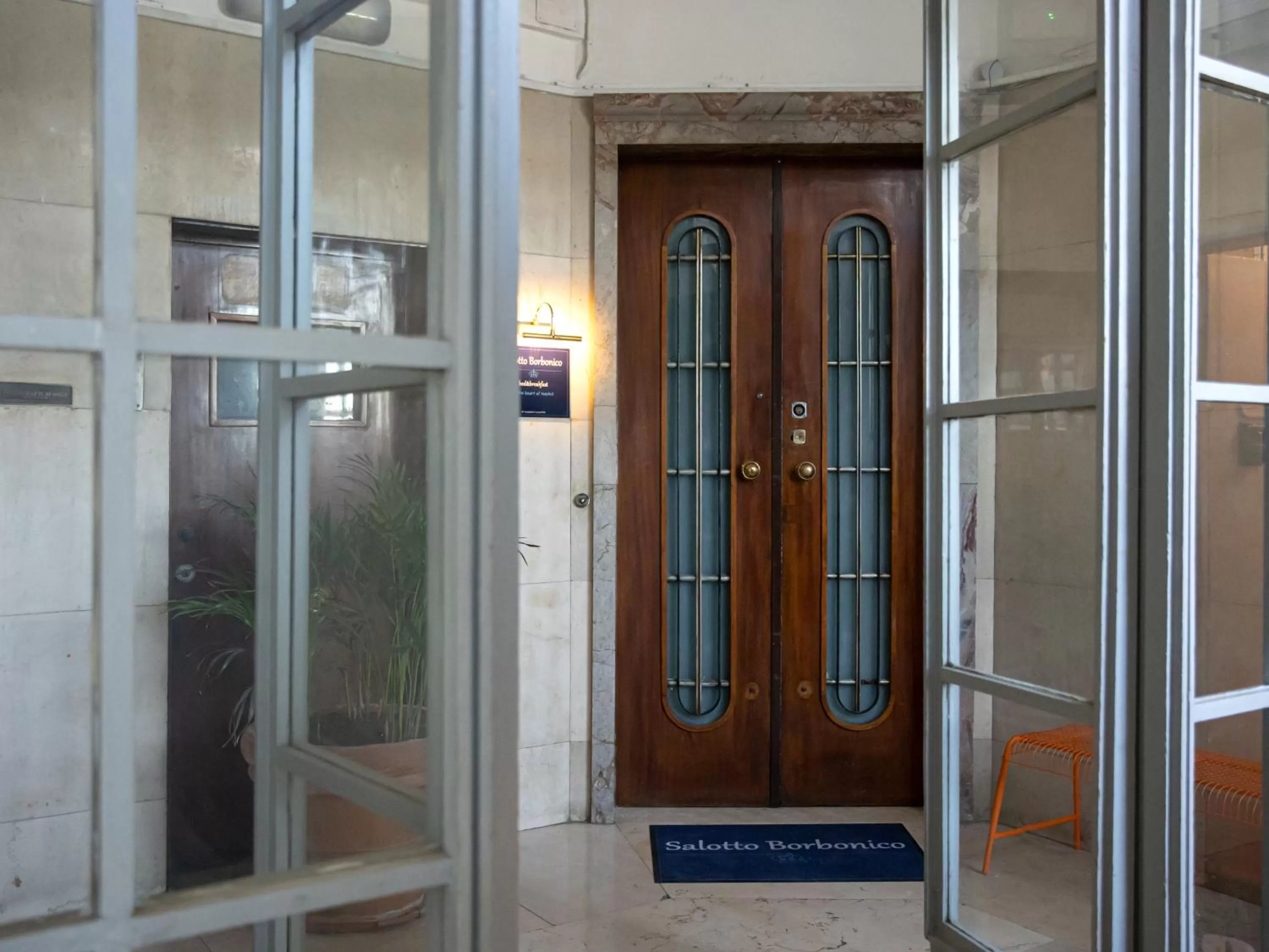 Facade/entrance in Salotto Borbonico