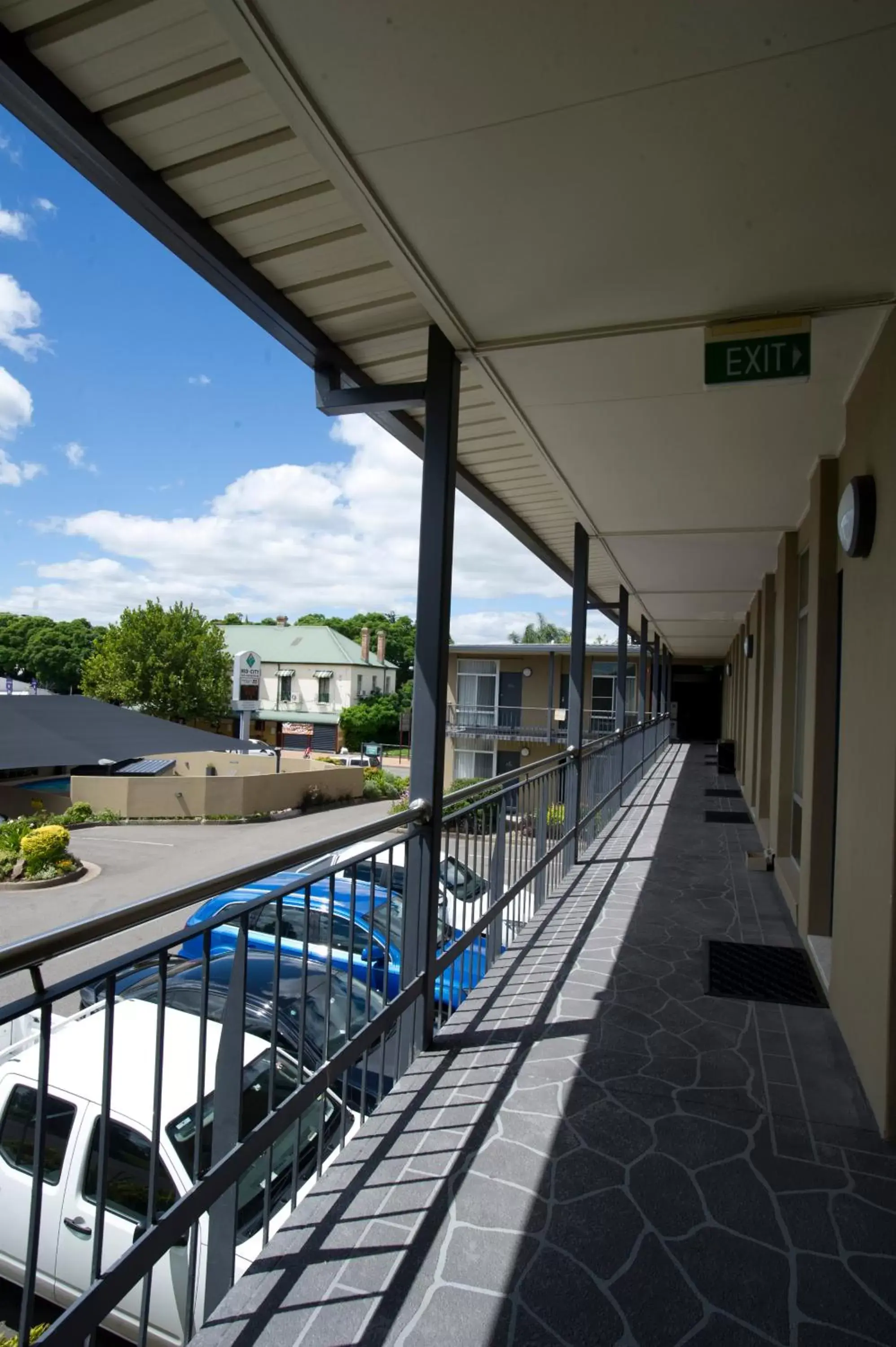 Facade/entrance in Mid City Motor Inn Singleton Facade/entrance in Mid City Motor Inn Singleton