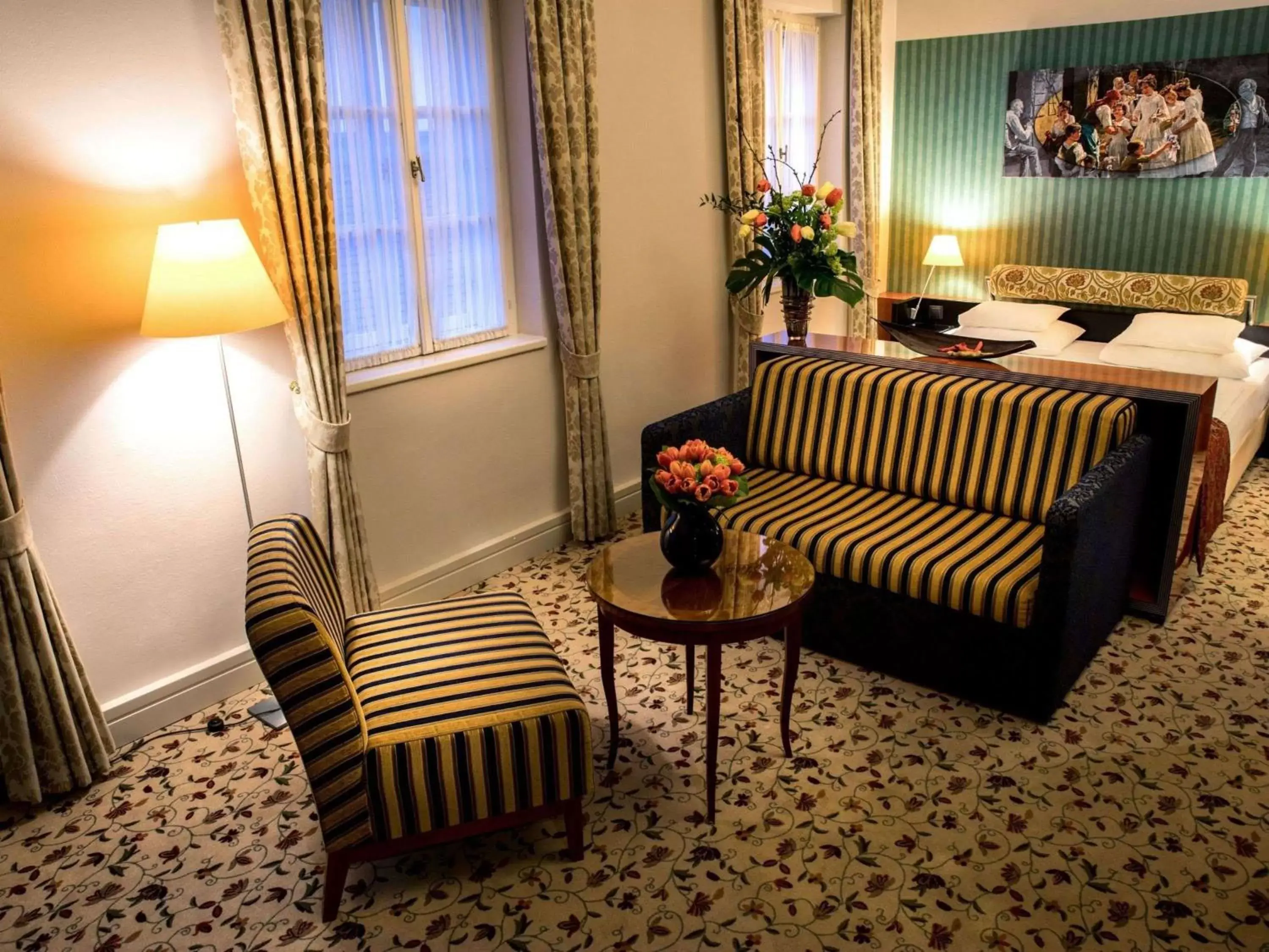 Photo of the whole room, Seating Area in Mercure Grand Hotel Biedermeier Wien