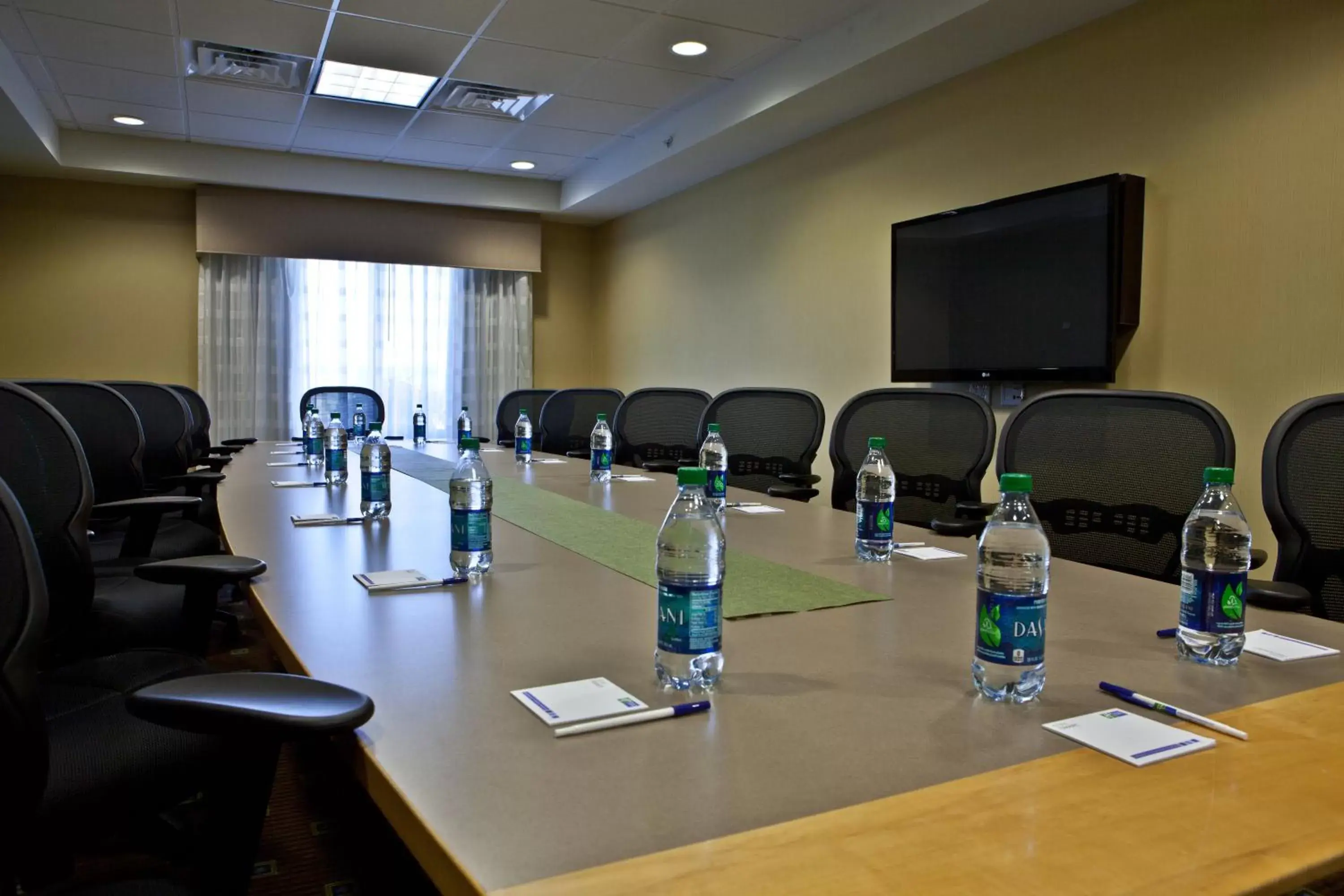 Meeting/conference room in Holiday Inn Express Hotel & Suites Lansing-Dimondale, an IHG Hotel