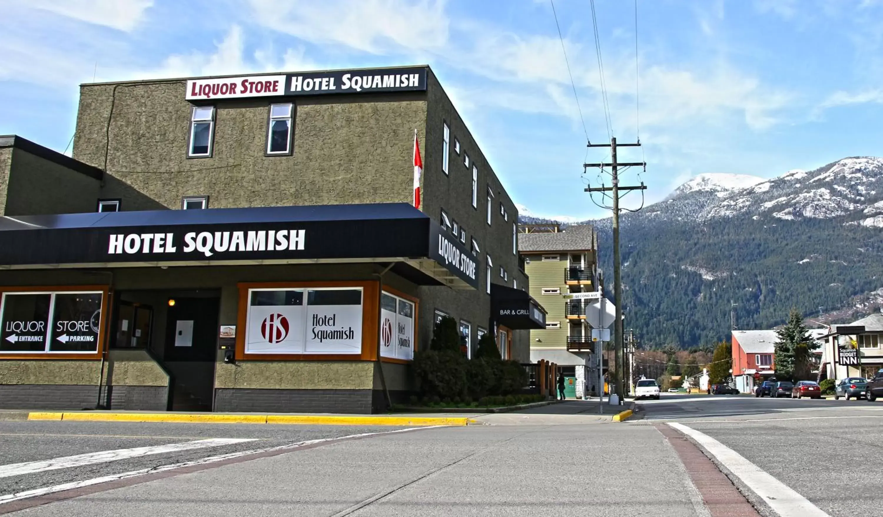 Facade/entrance in Hotel Squamish
