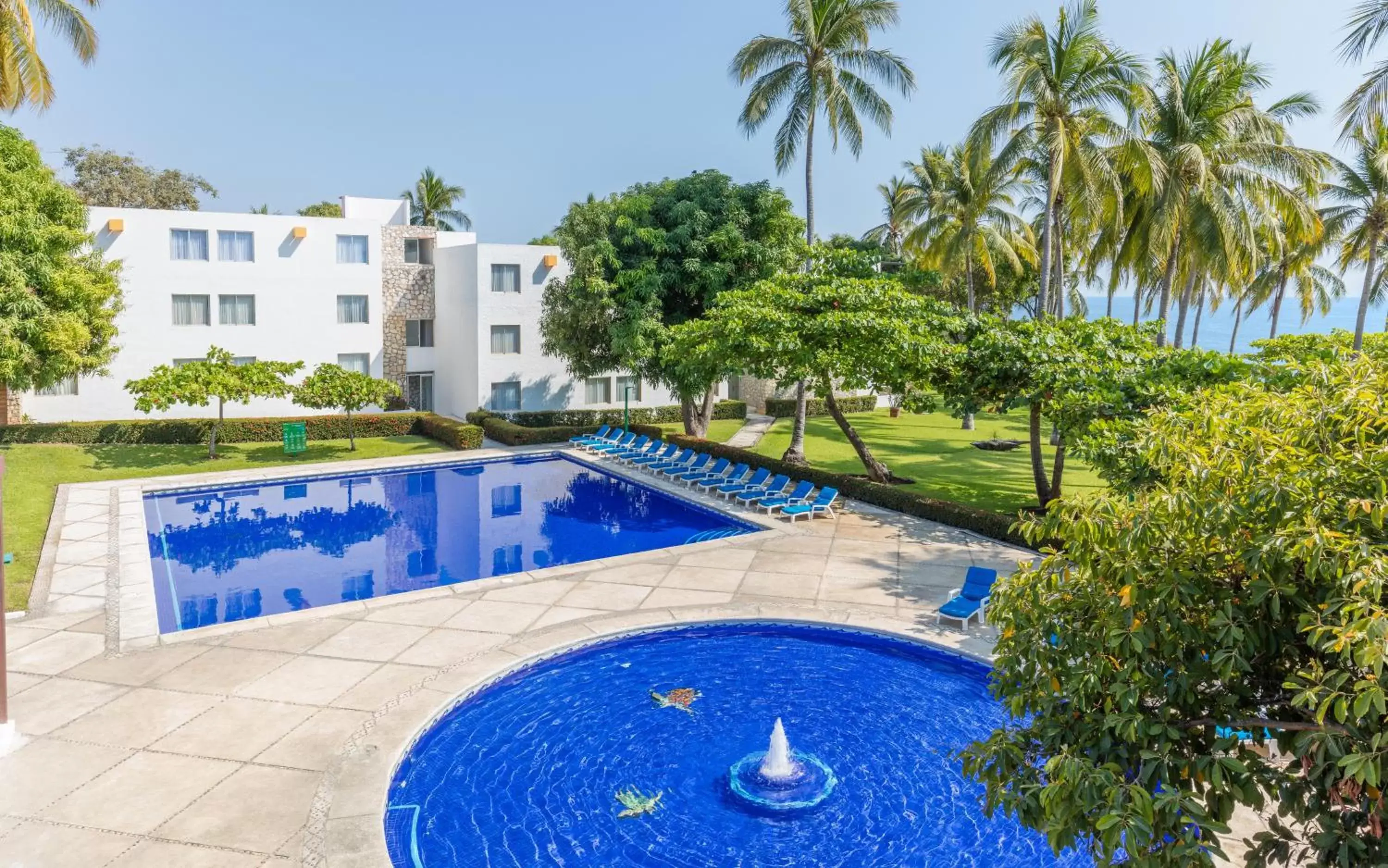 Garden, Swimming Pool in Posada Real Puerto Escondido