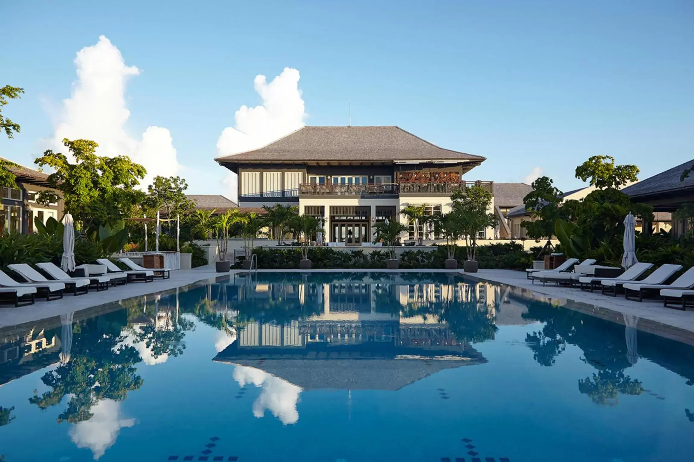 Swimming Pool in The Island House