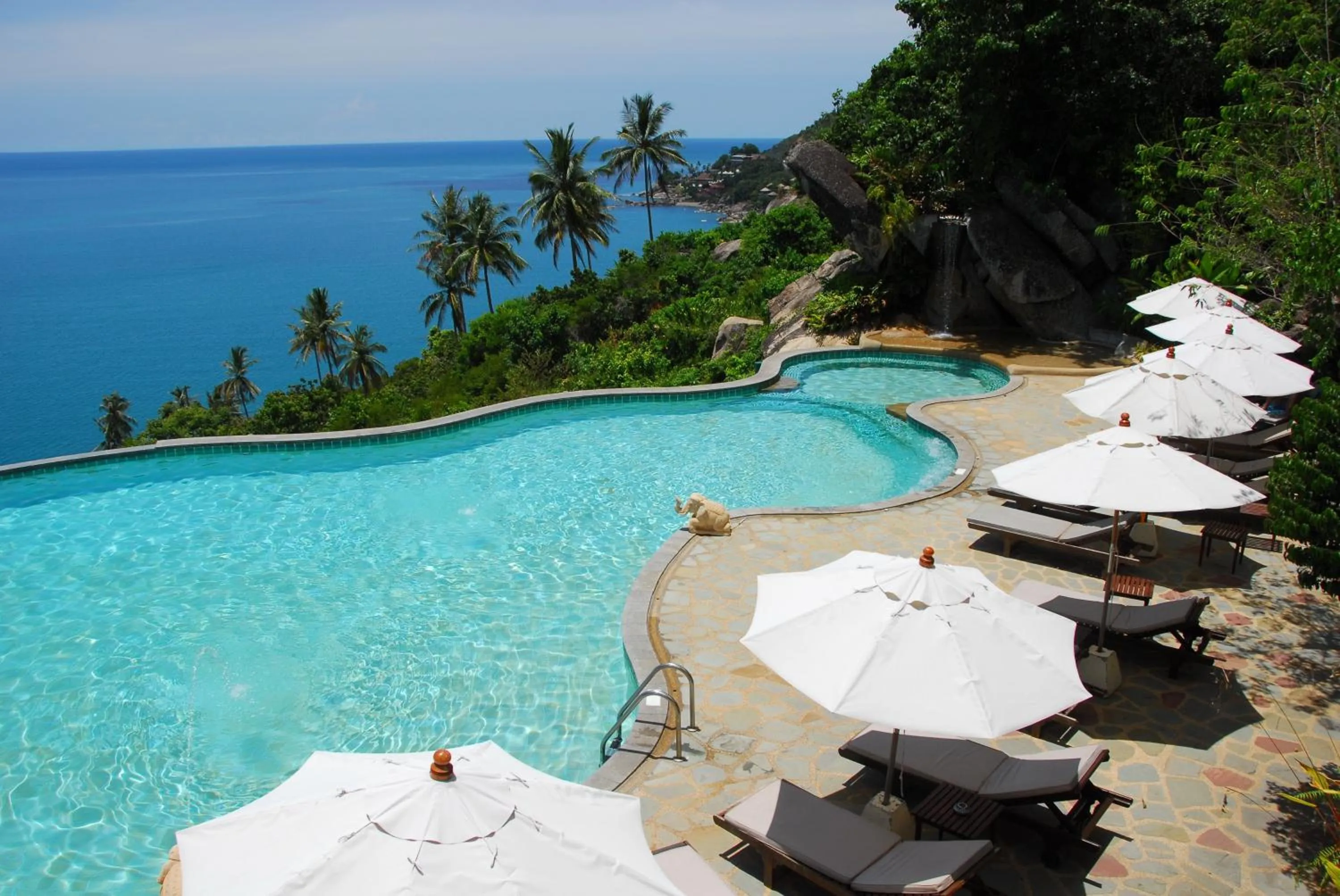 Swimming pool in Samui Bayview Resort & Spa - SHA Plus