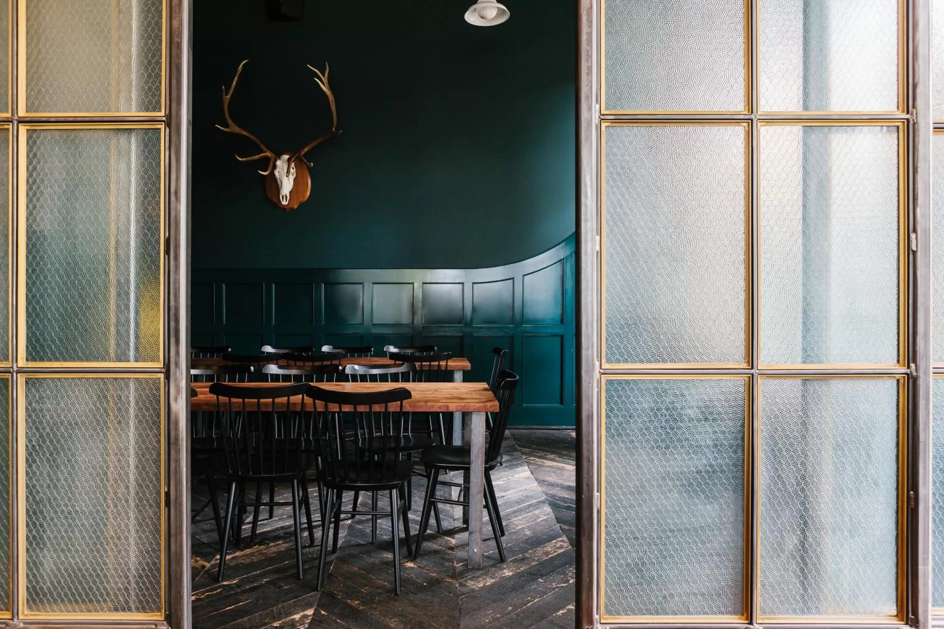 Restaurant/places to eat in South Main Residences by Surf Hotel