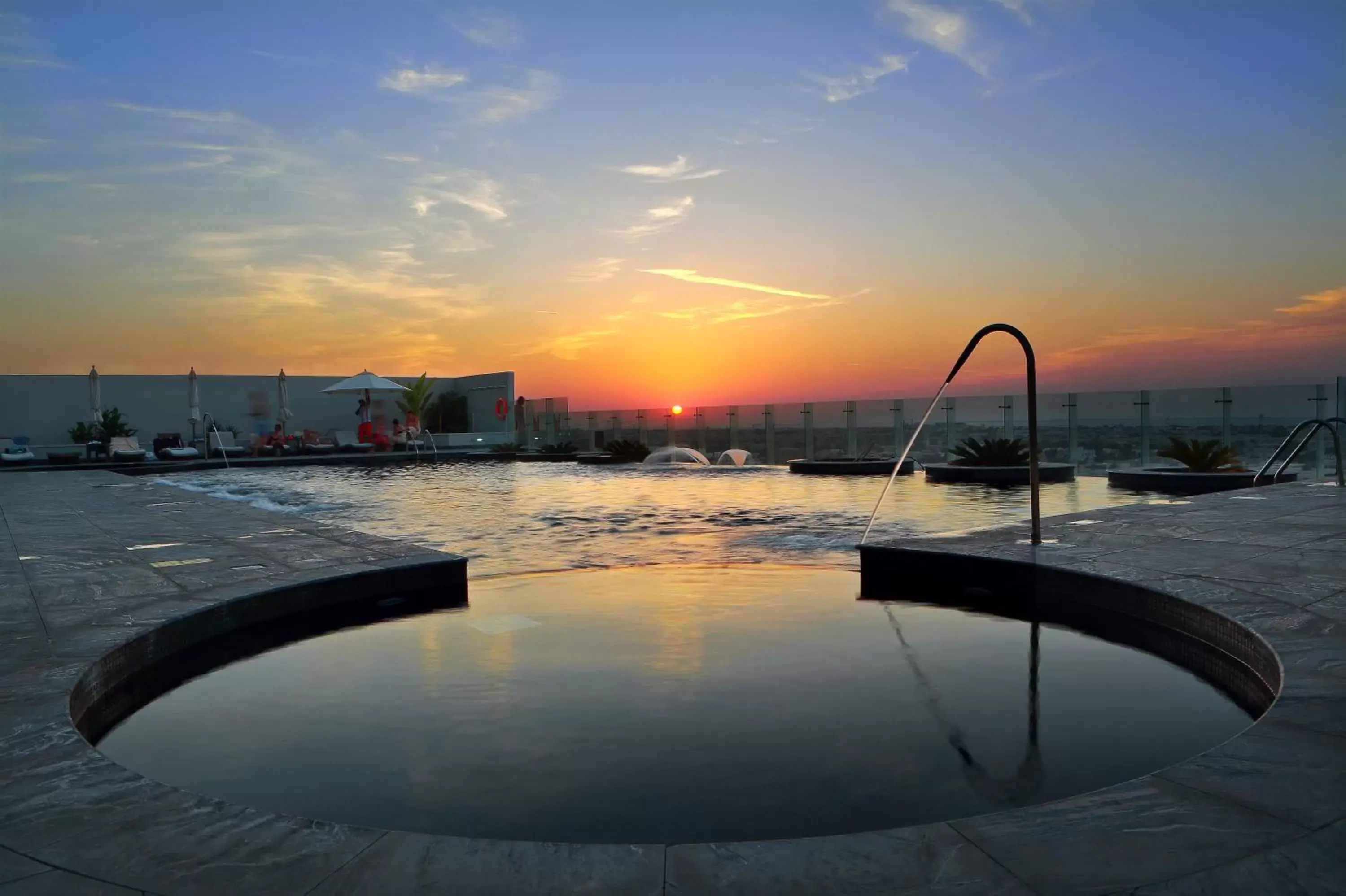 Swimming Pool in The Tower Plaza Hotel Dubai