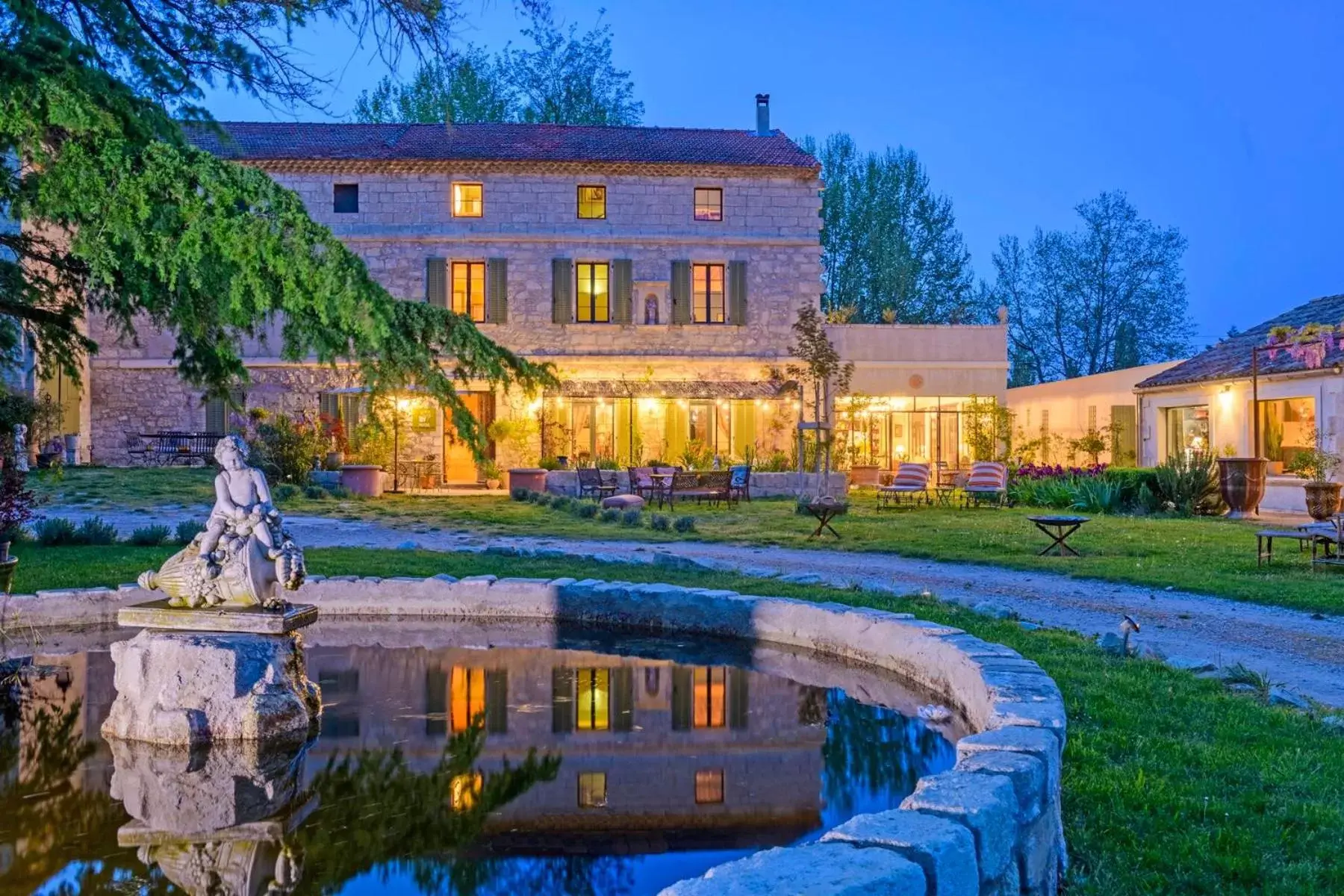 Garden, Property Building in Bastide de Bellegarde