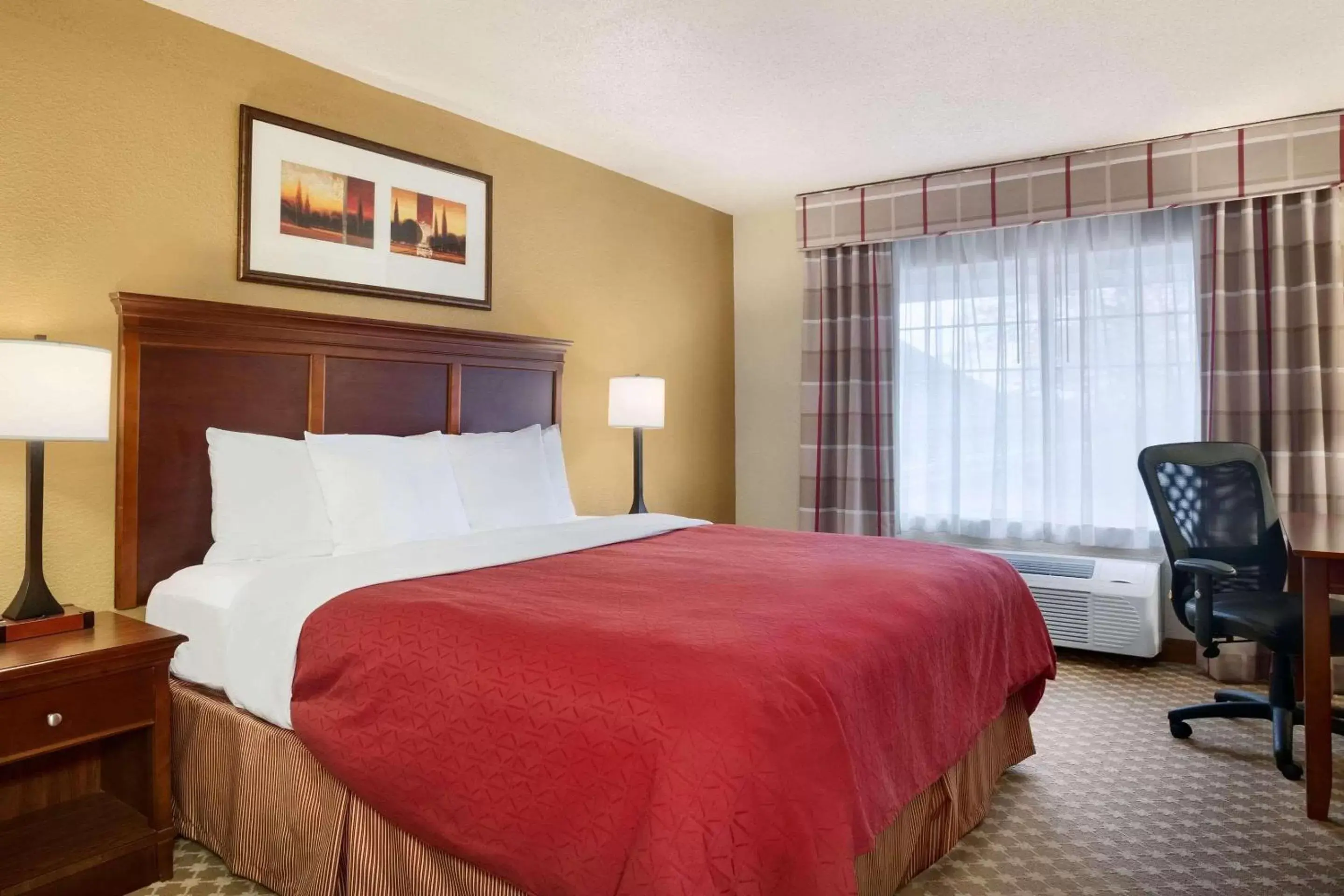 Bedroom, Bed in Country Inn & Suites by Radisson, Kalamazoo, MI