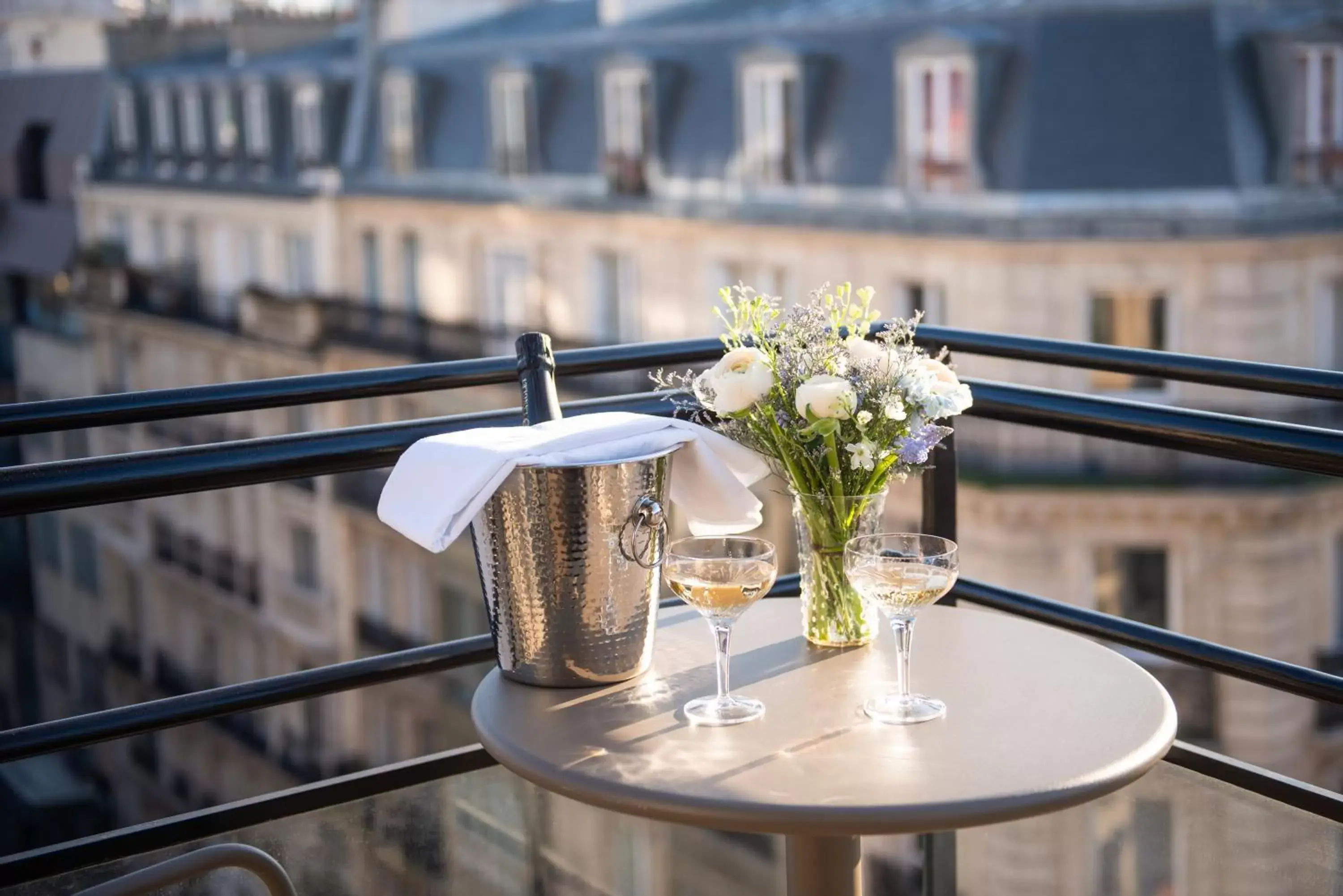 Balcony/Terrace in Hotel Yllen Eiffel