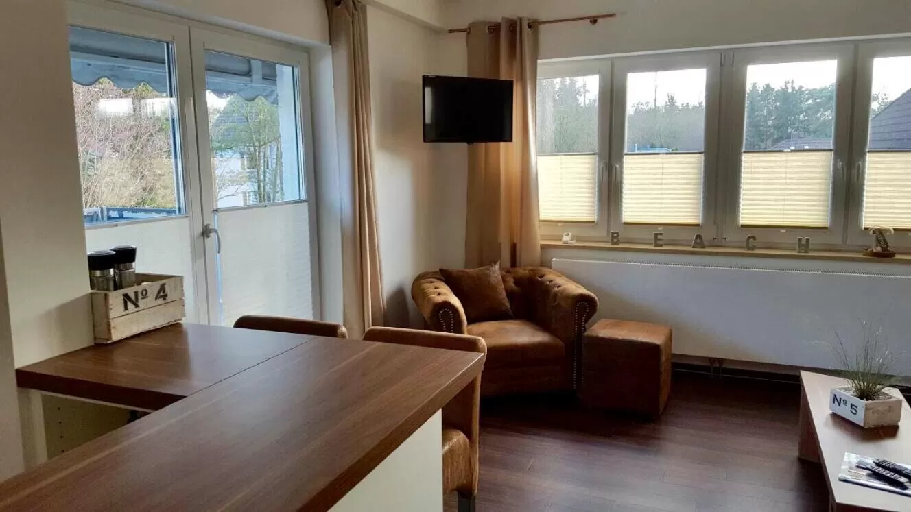 Photo of the whole room in Seaside-Townhouse