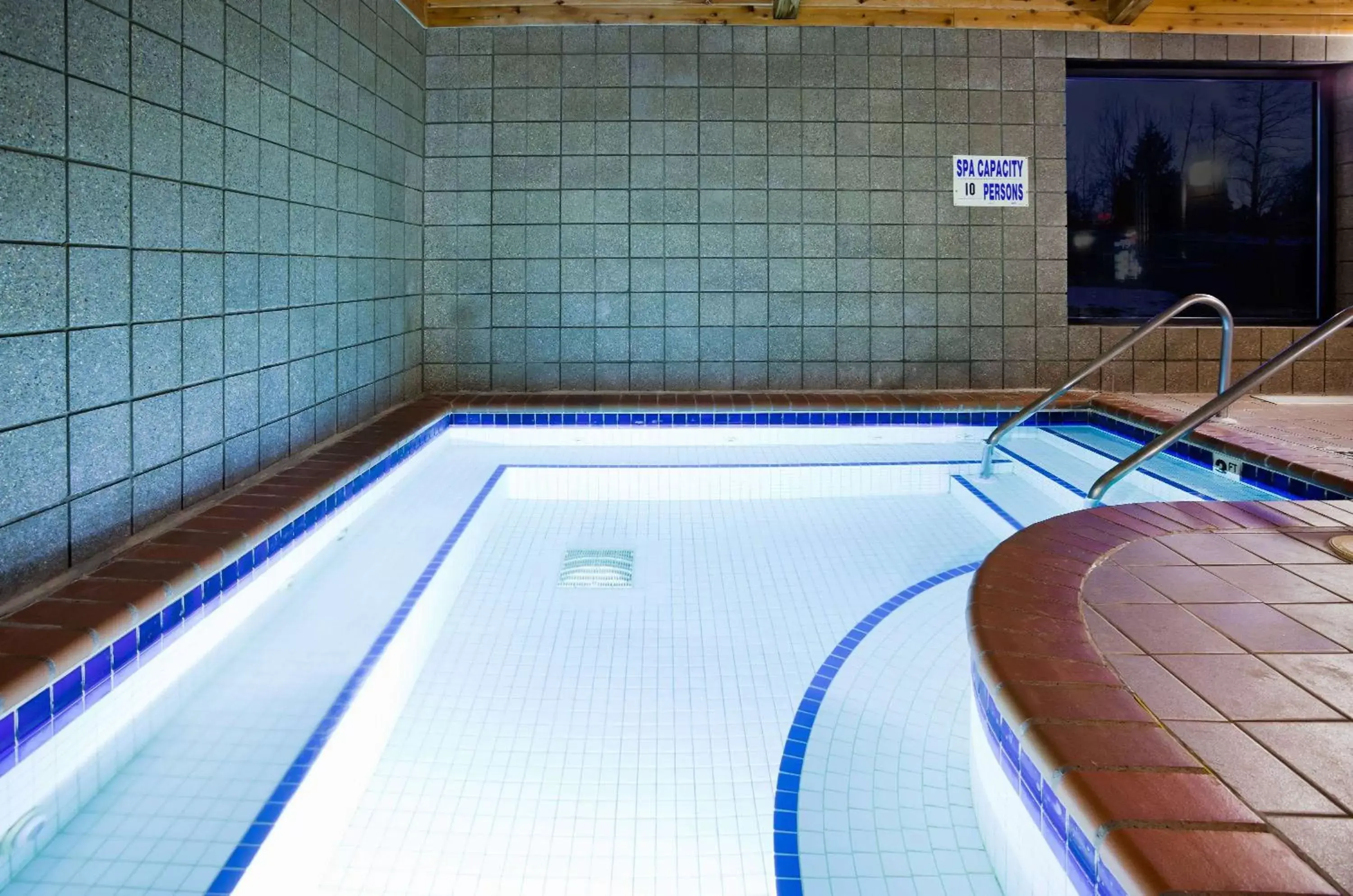 Hot Tub, Swimming Pool in AmericInn by Wyndham Ironwood