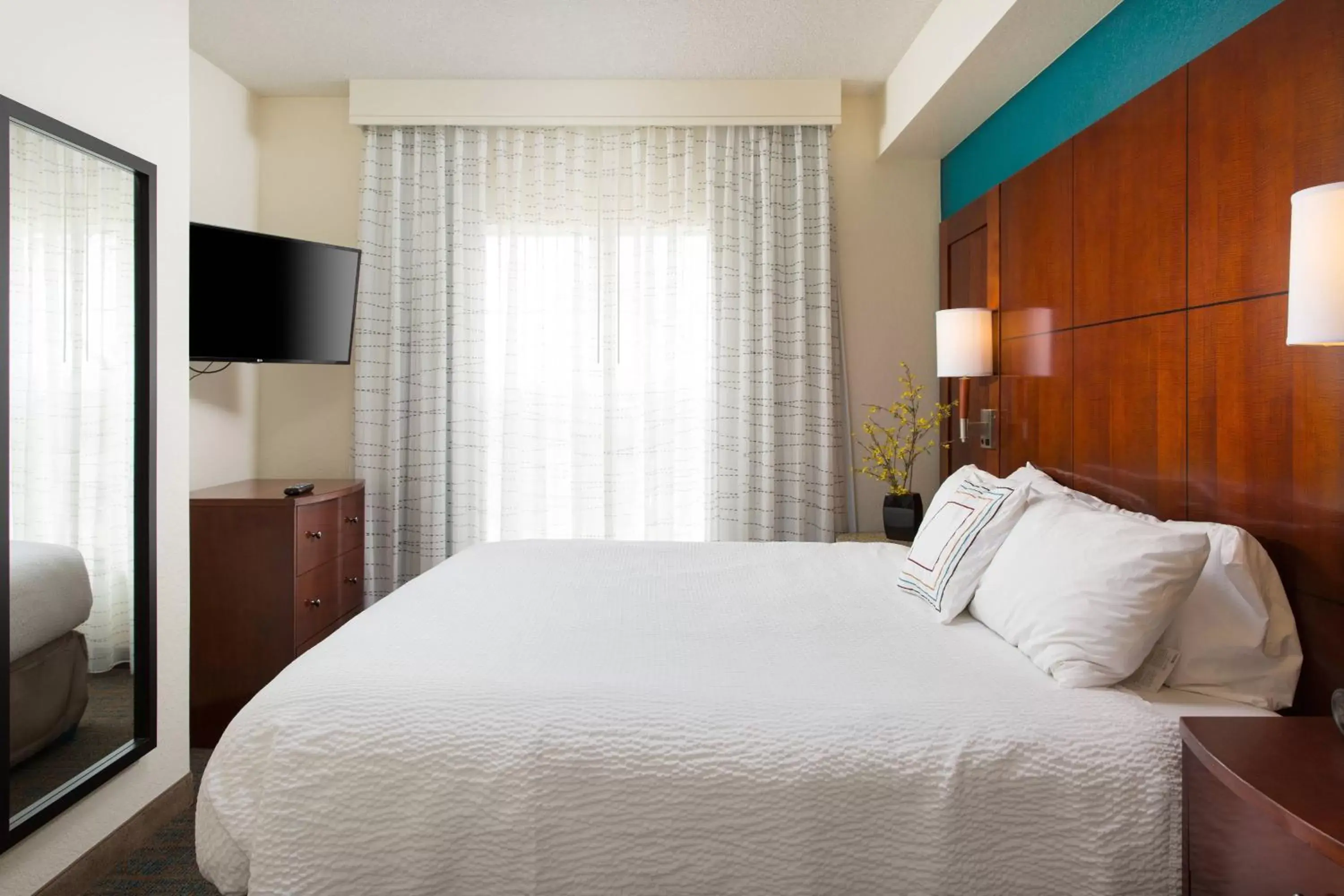 Bedroom, Bed in Residence Inn Kansas City Airport