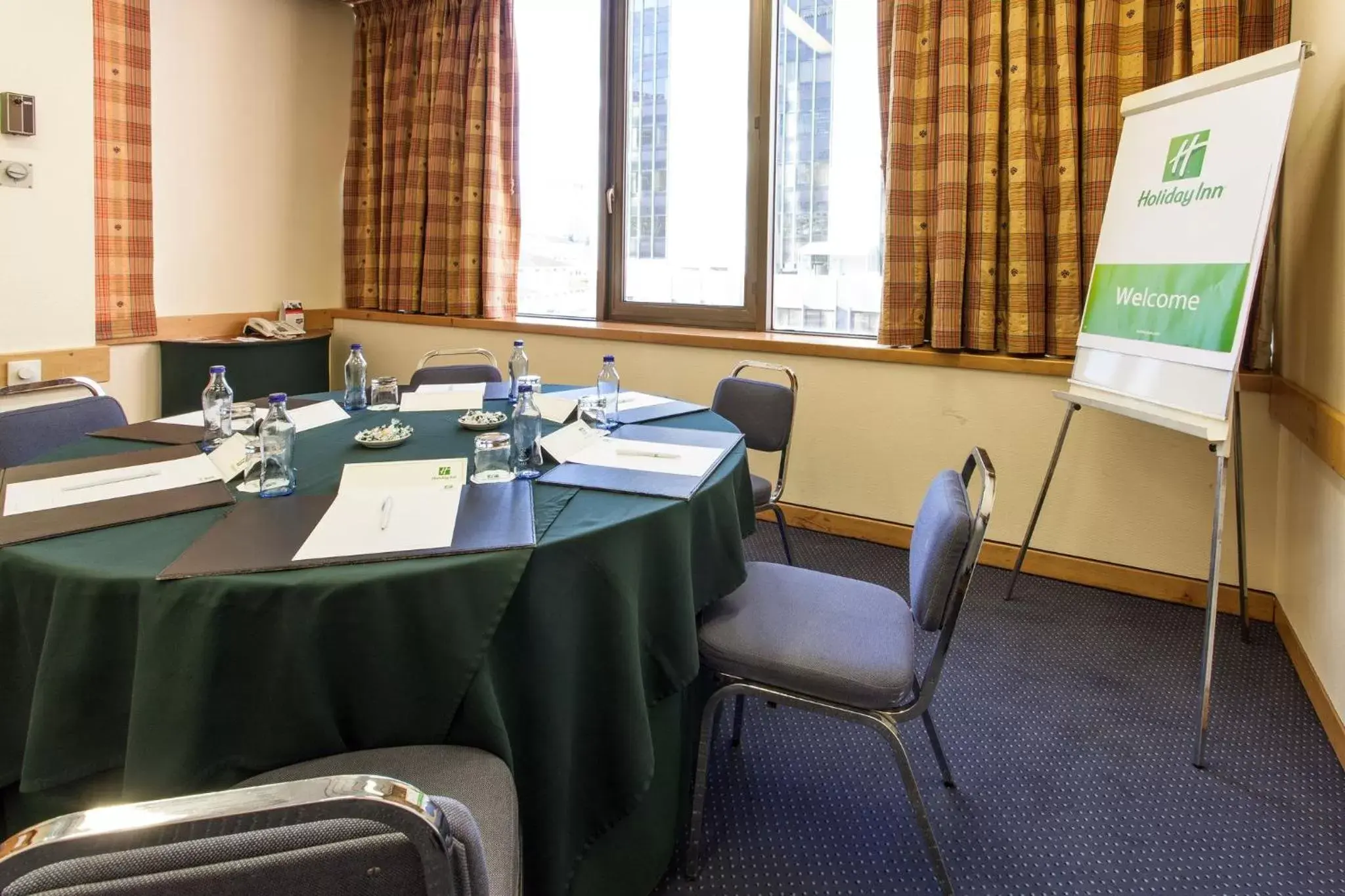 Meeting/conference room in Holiday Inn Lisbon-Continental, an IHG Hotel