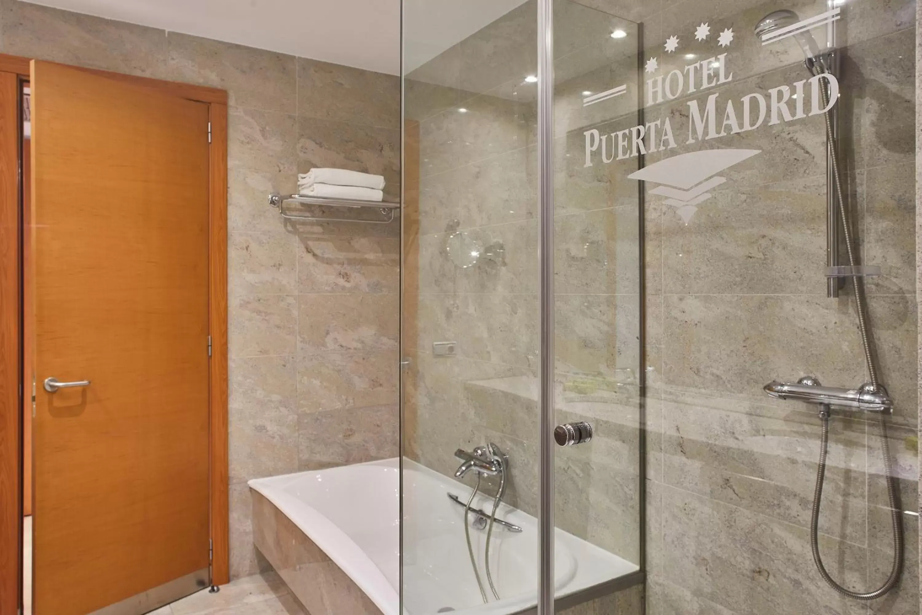 Bathroom in Silken Puerta Madrid