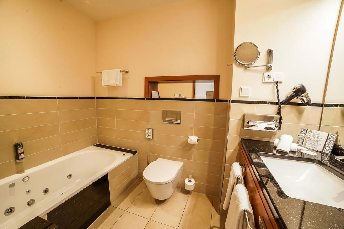 Bathroom in Lind Hotel