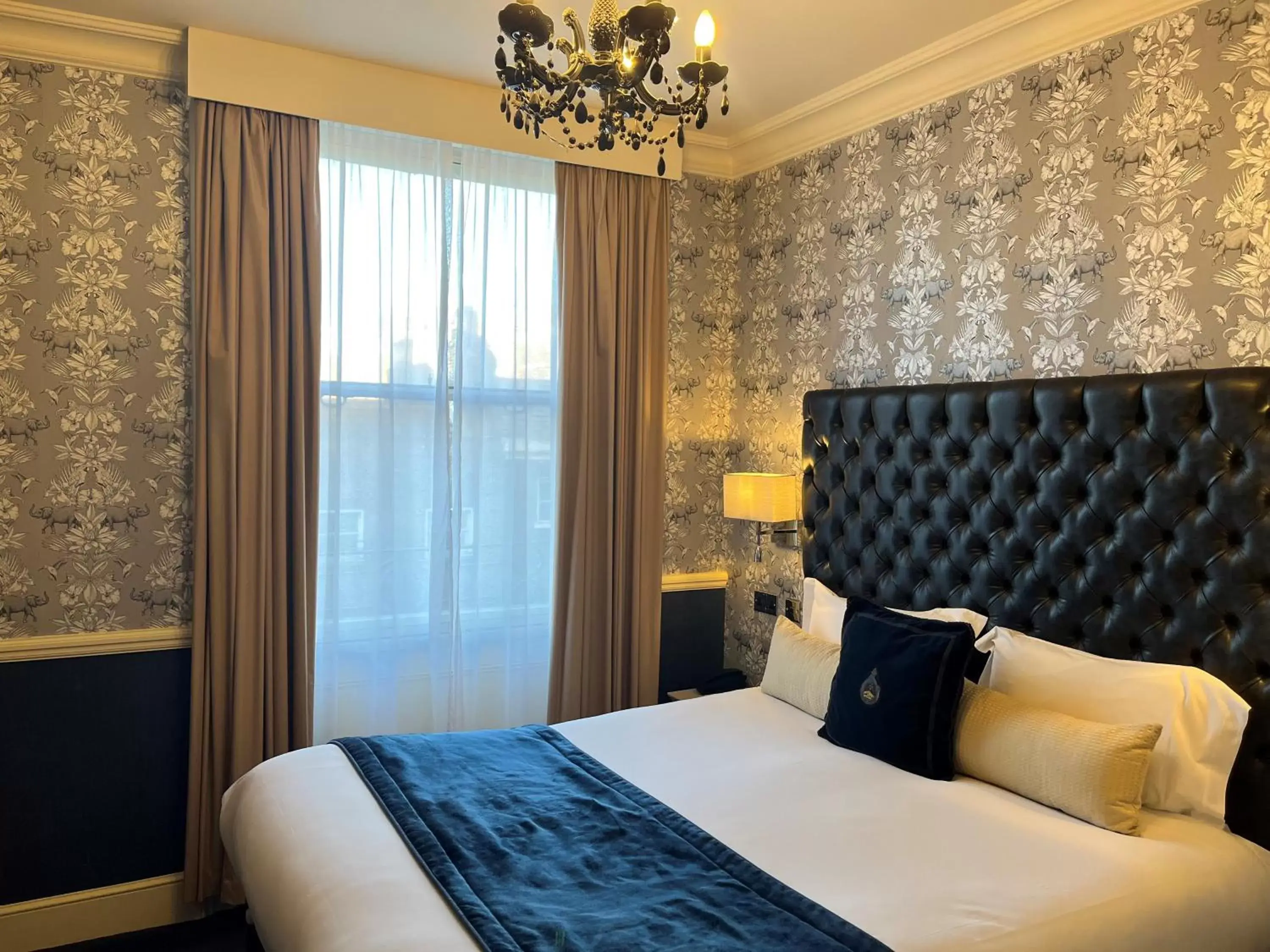 Bedroom, Bed in The Leonard Hotel