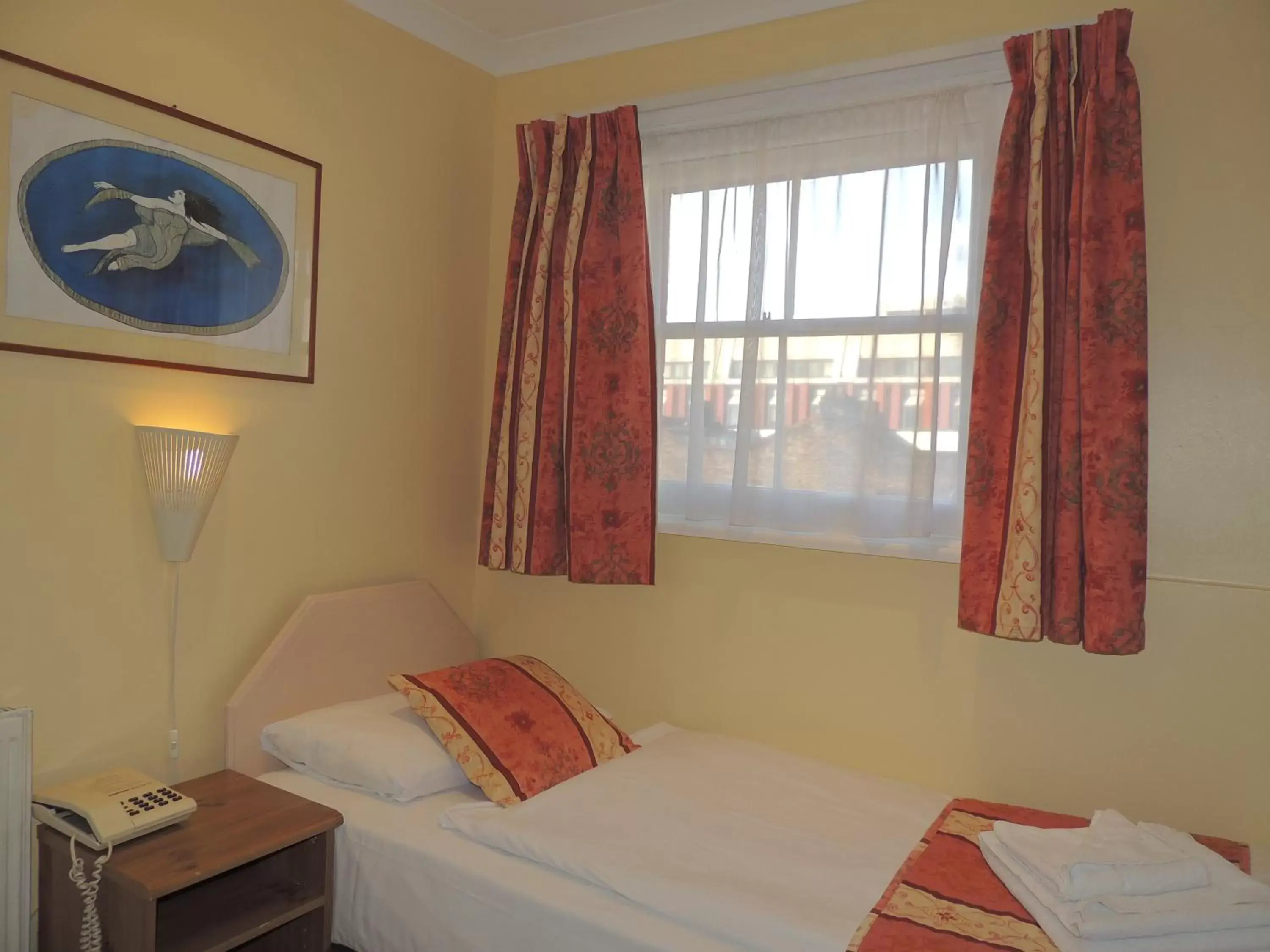 Economy Single Room in Dolphin Hotel